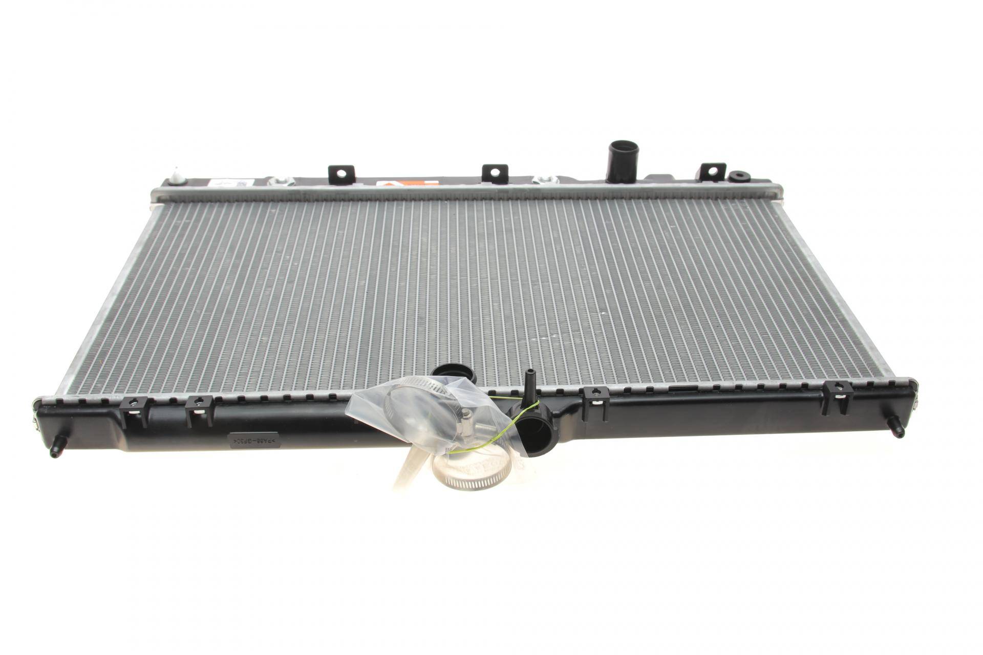 Радіатор охолодження Mitsubishi Lancer 1.3/2.0 03-