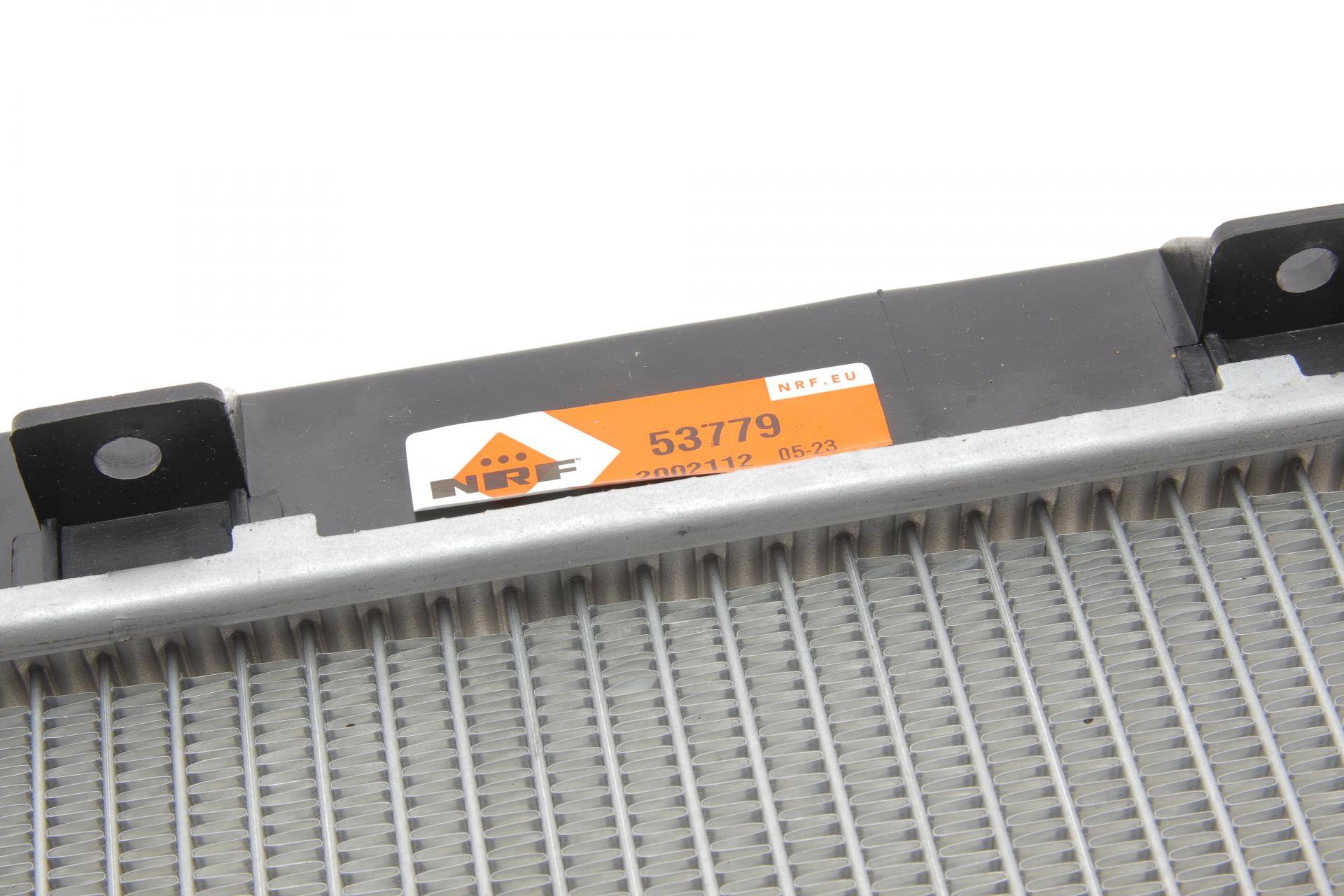 Радіатор охолодження Mitsubishi Lancer 1.3/2.0 03-