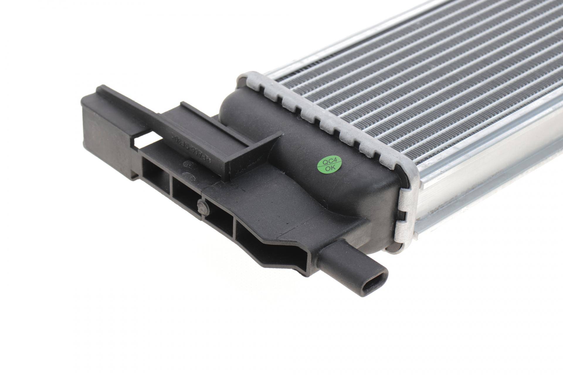 Радіатор охолодження VW Golf VII 12-