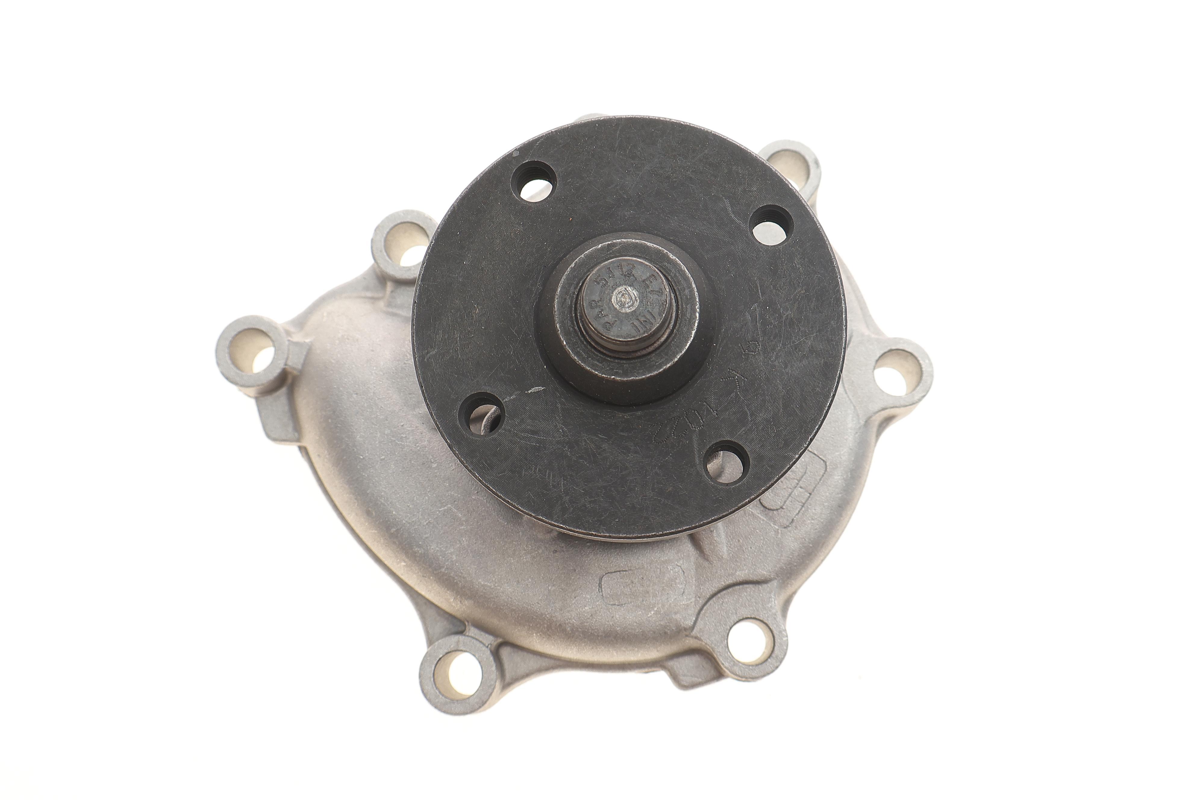 Помпа води Hyundai Terracan 2.9CRDi 01-06 (R/B) (6 лопастей)