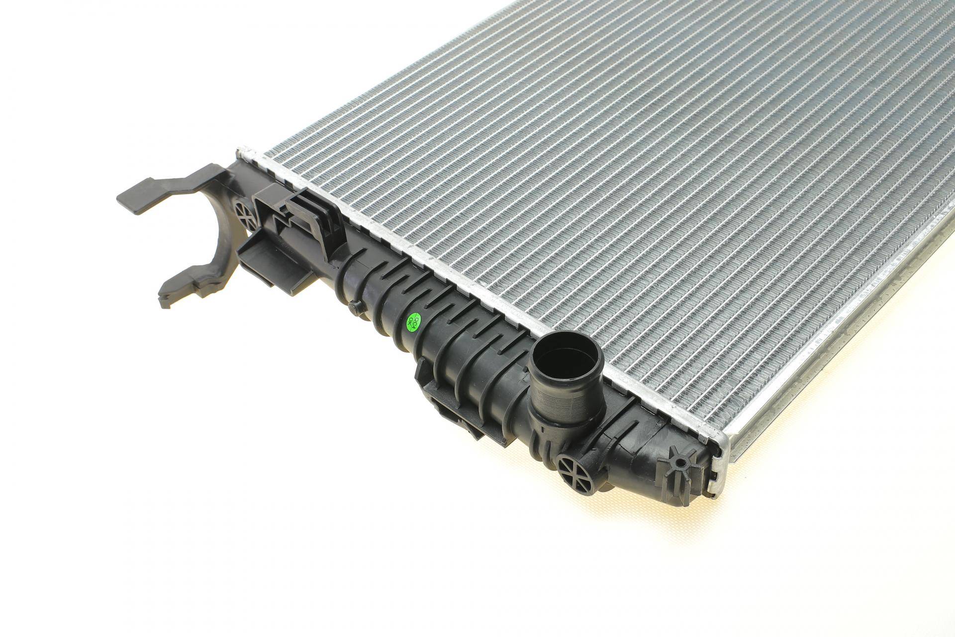 Радіатор охолодження Dacia/Renault Duster 1.5 dCi 10-