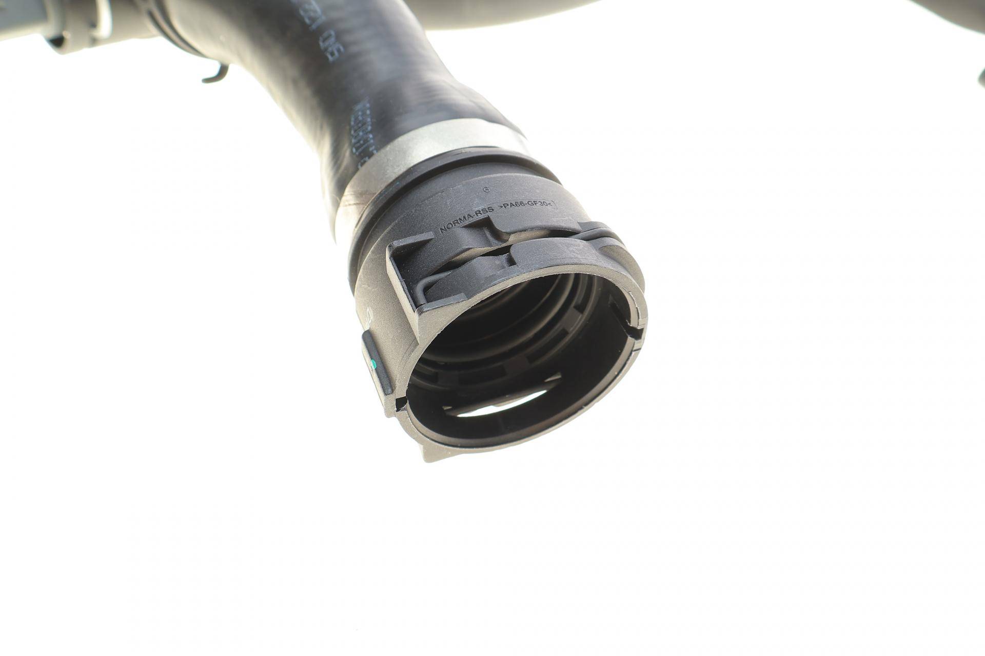 Патрубок радіатора VW Tiguan 2.0 TSI 07-18 (OE VAG)