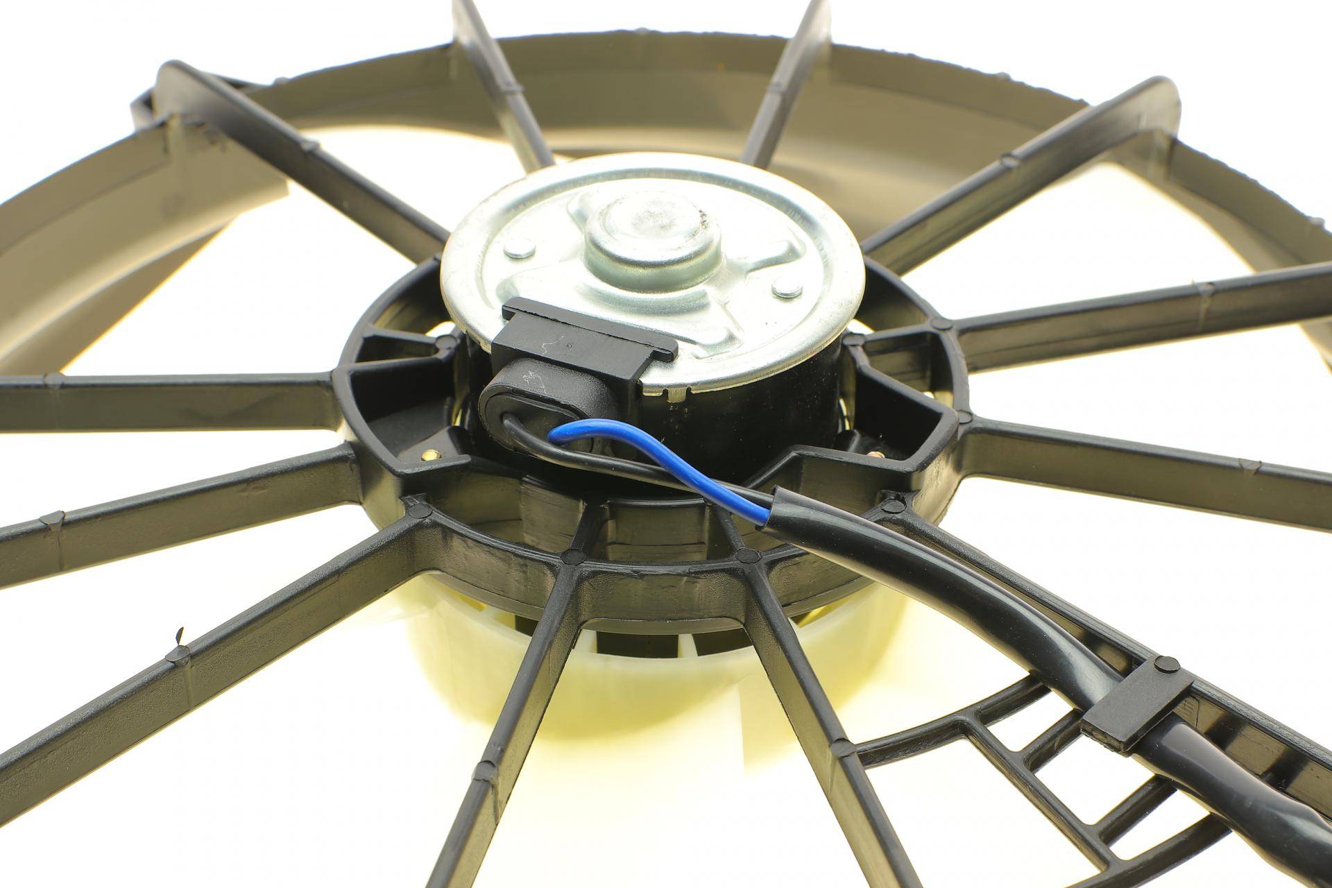 Вентилятор радіатора Honda CR-V 2.4 07- (з дифузором)