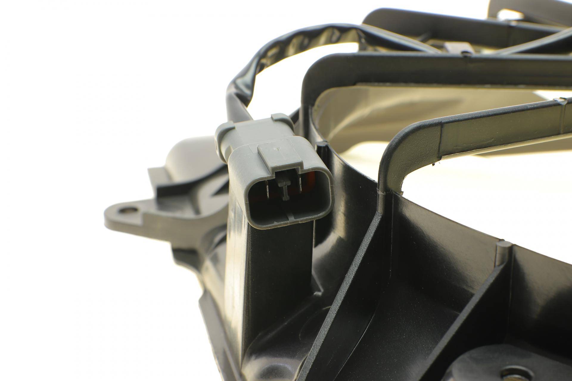 Вентилятор радіатора Honda CR-V 2.4 07- (з дифузором)