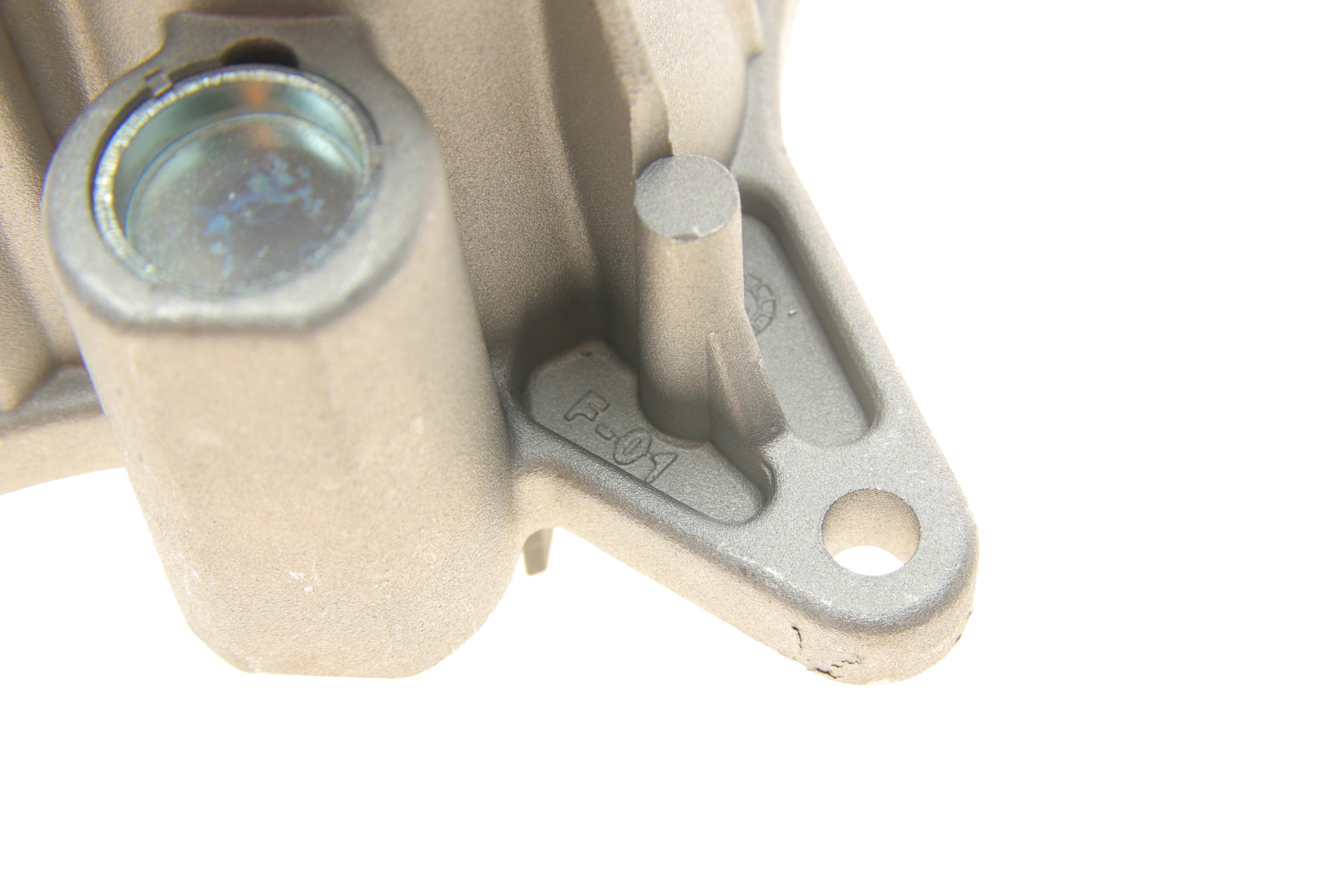 Помпа води Land Rover Discovery IV 3.0TD 4x4/Range Rover IV/Sport 3.0D/Hybrid 4x4 09-