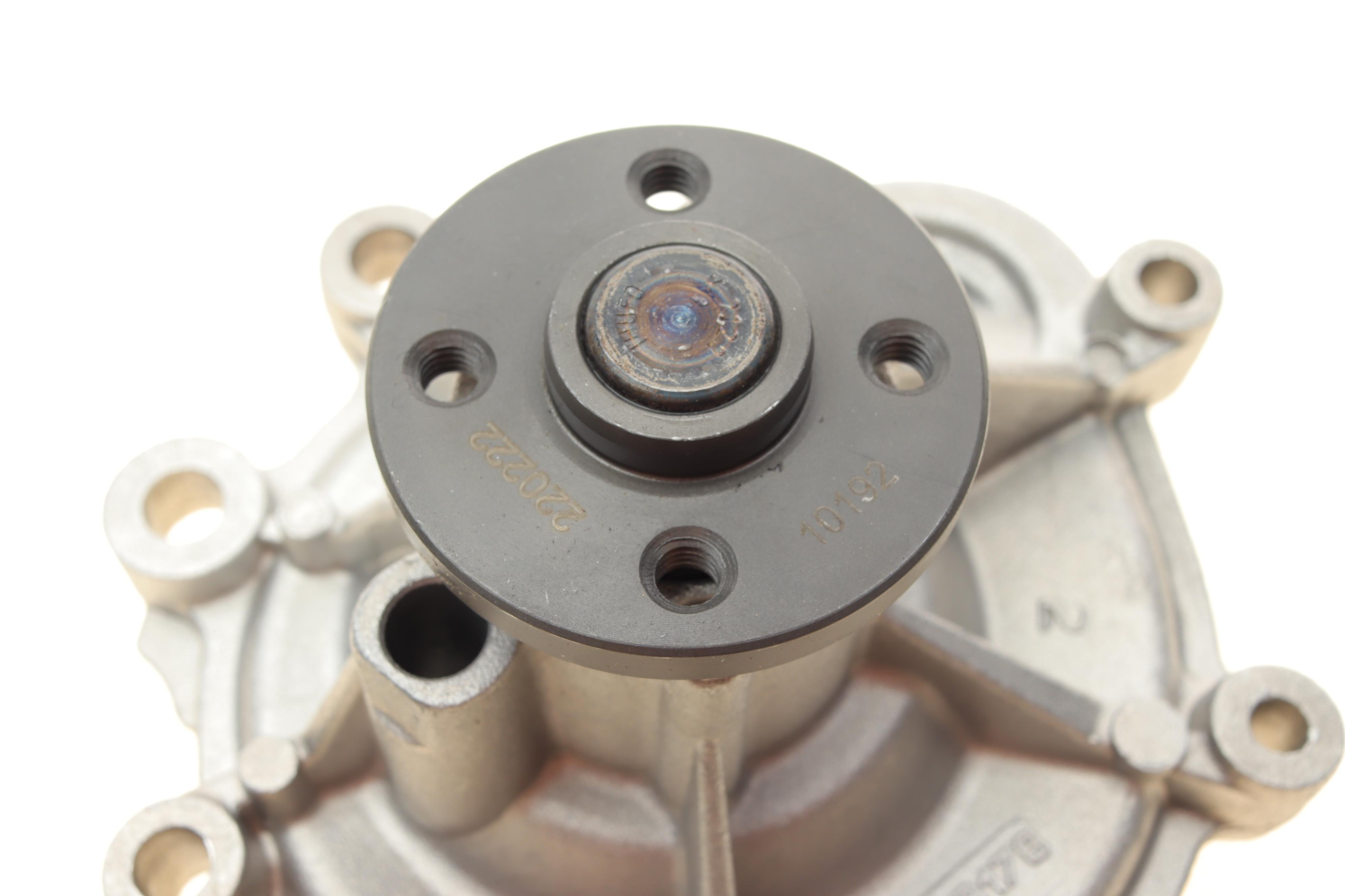 Помпа води MB C-class (W203/W204)/E-class (W211/W212)/SLK-class (R171/R172) 1.8 02-15 (M271)