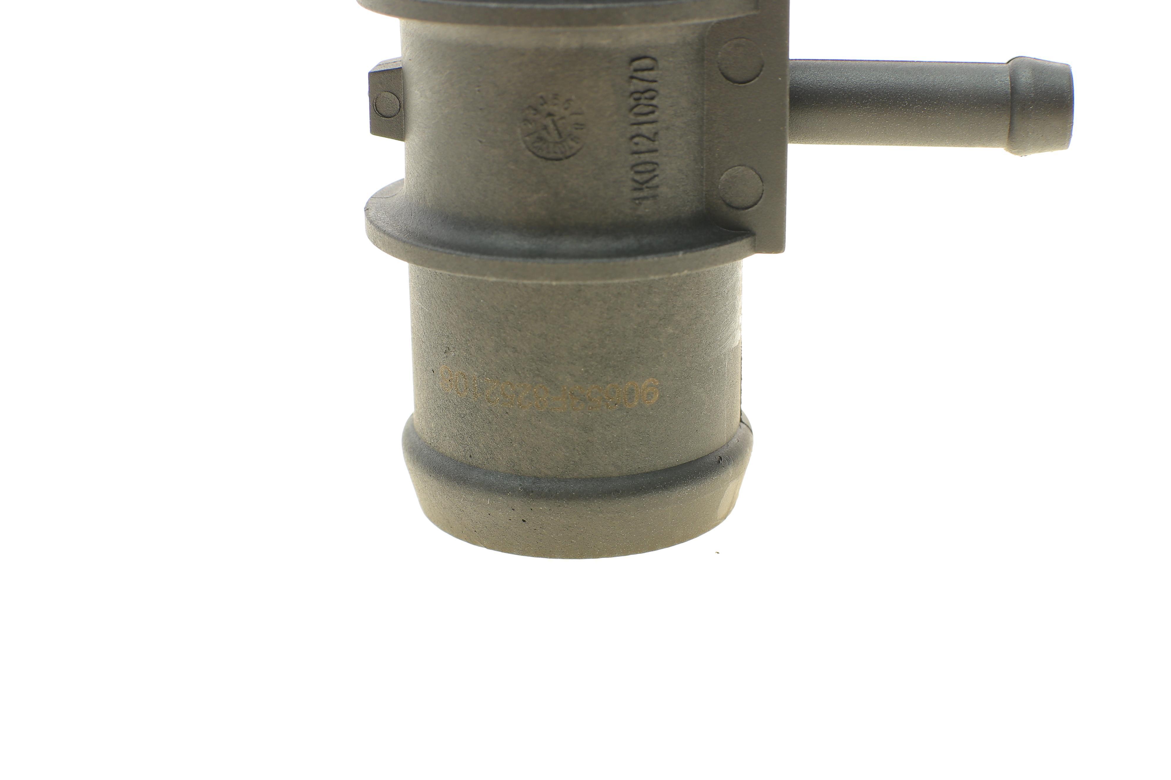 Фланець системи охолодження VW Caddy III/Golf V/Touran 1.4/1.6/1.9TDI 03-13