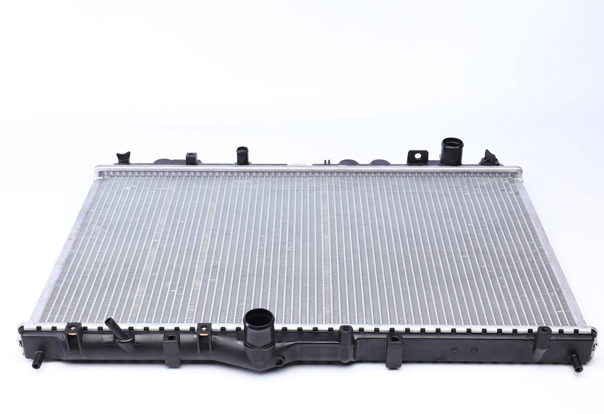 Радіатор охолодження Volvo V40 1.6/1.8/2.0 95-