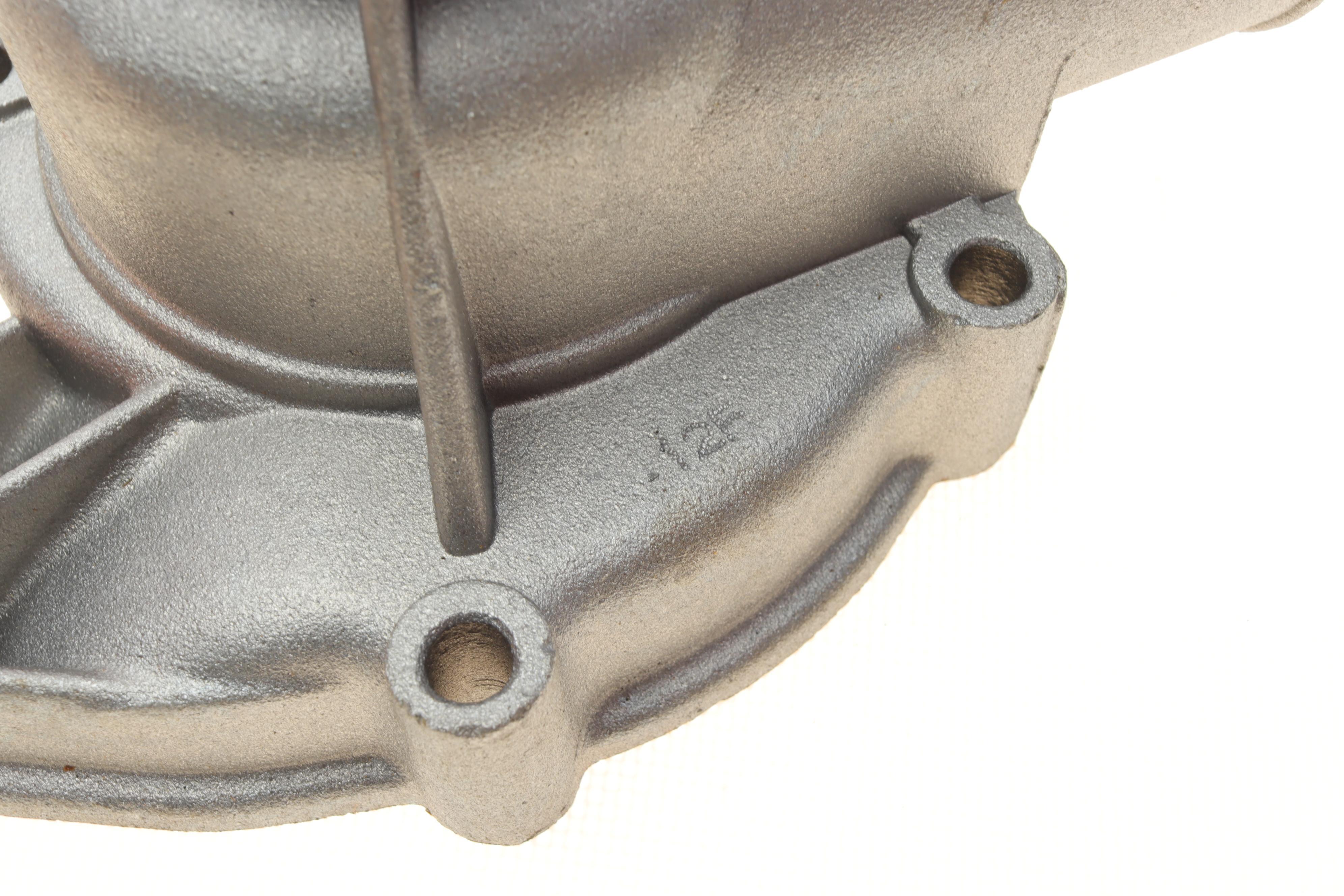 Помпа води BMW 5 (E12/E28/E34)/6 (E24)/7 (E23/E32) 2.5-3.6 77-95