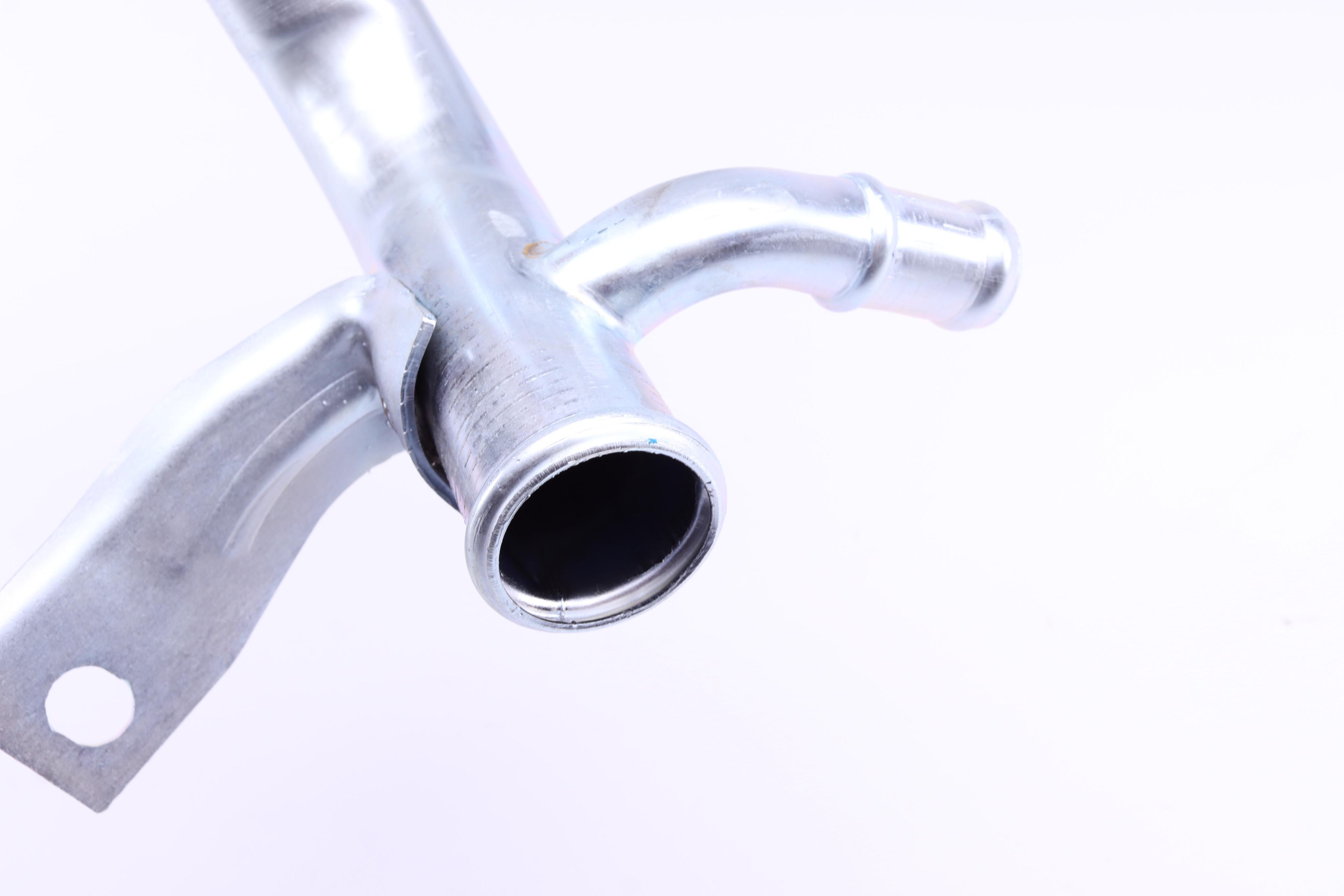 Патрубок системи охолодження (нижній) Ford Transit Connect 02-12