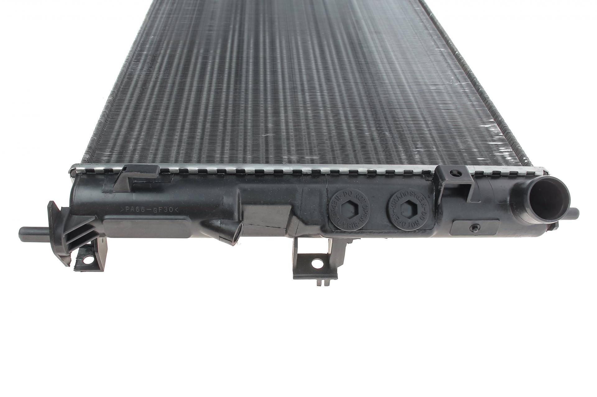 Радіатор охолодження Opel Vectra B 1.6-2.6 16V (Економ-клас)