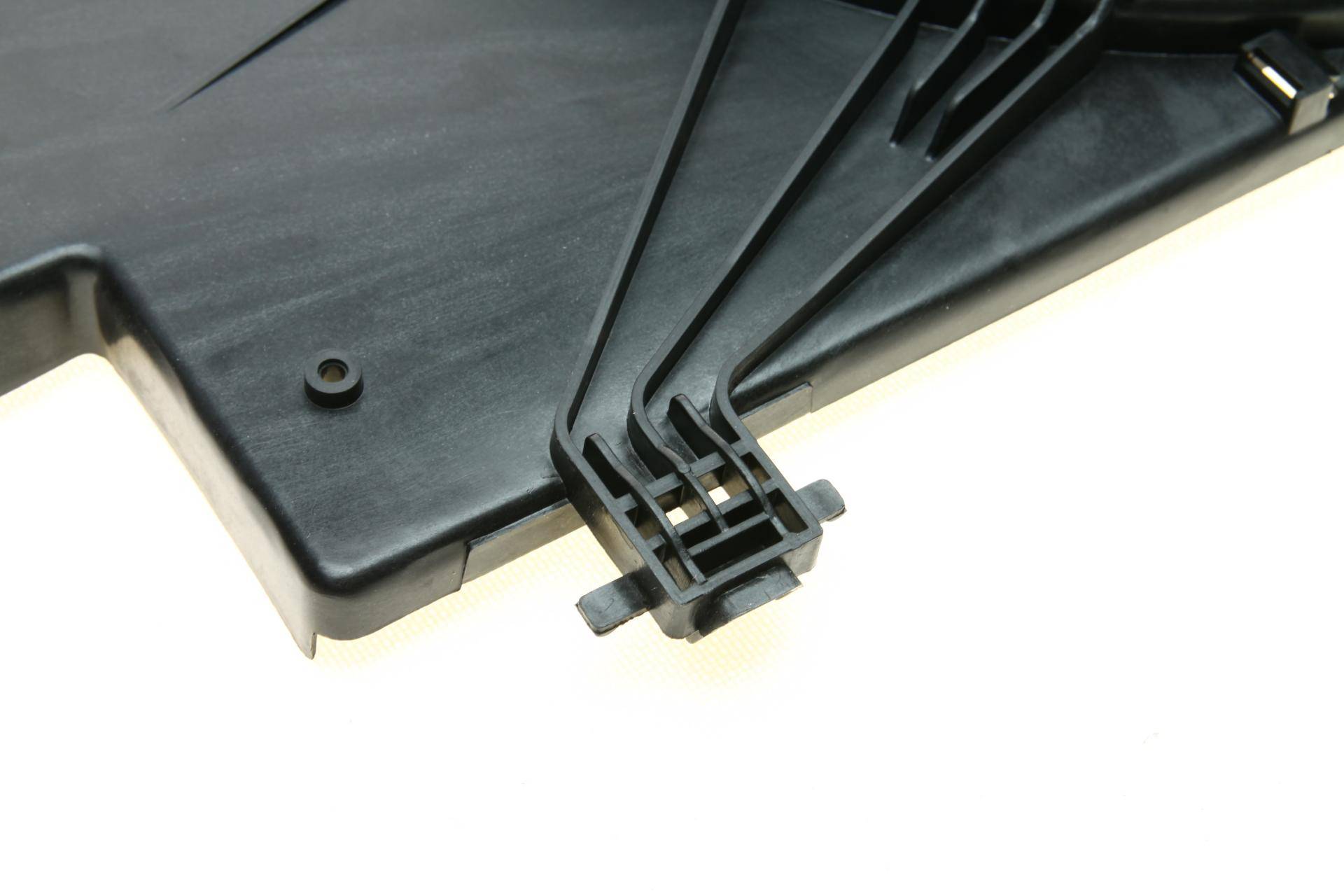 Вентилятор радіатора Ford B-Max 1.4/1.5/1.6TDCi 12-/Fiesta 1.2-1.6/1.4-1.6TDCi 08- (з дифузором)