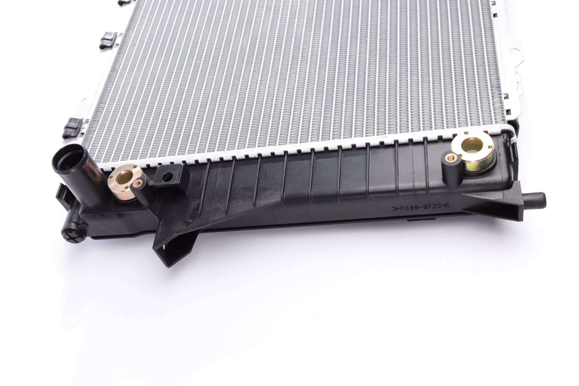 Радіатор охолодження Audi 100 90-97