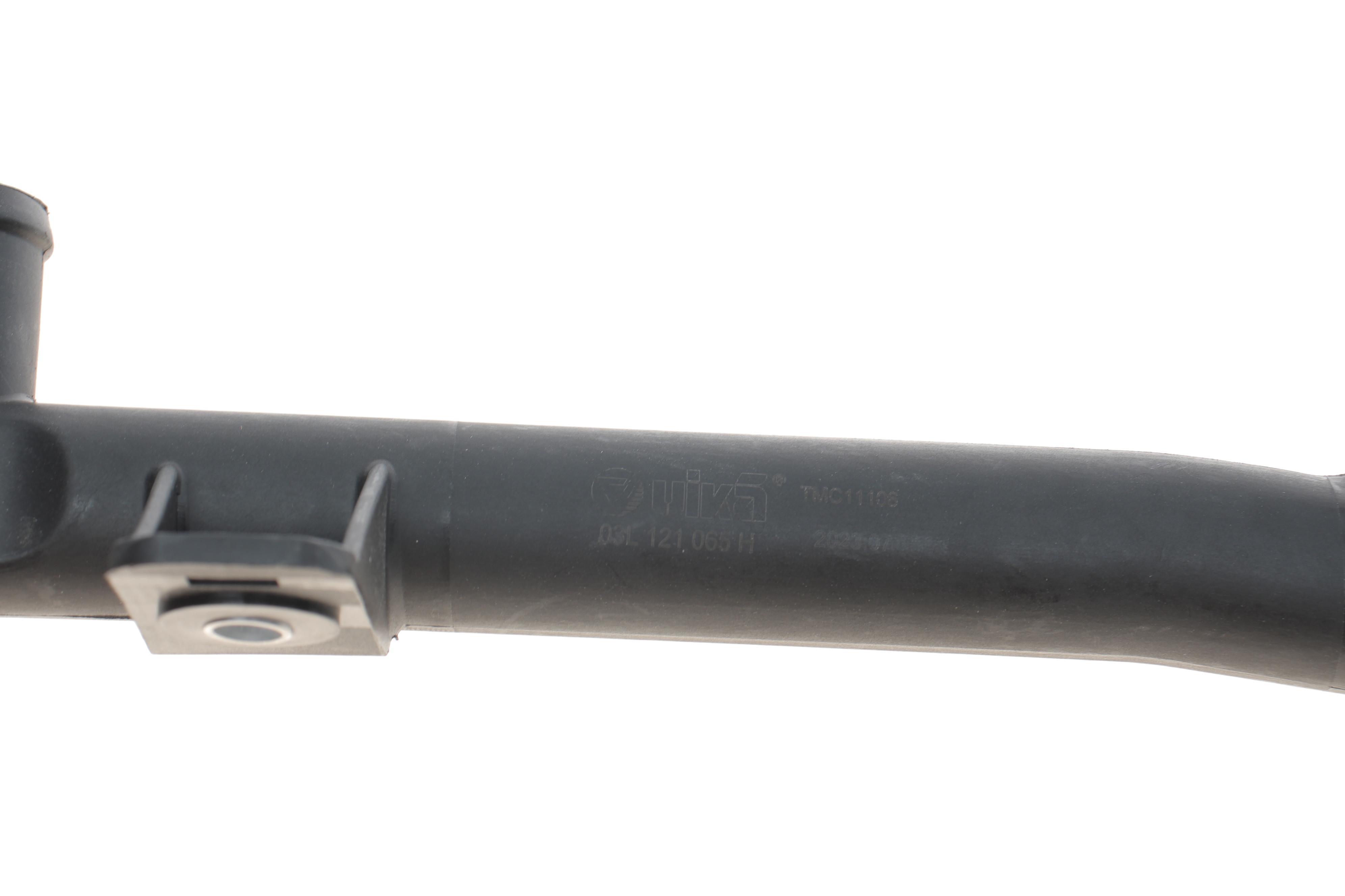 Патрубок системи охолодження Skoda Octavia/Superb/VW Golf/Passat 2.0 TDI 05-15