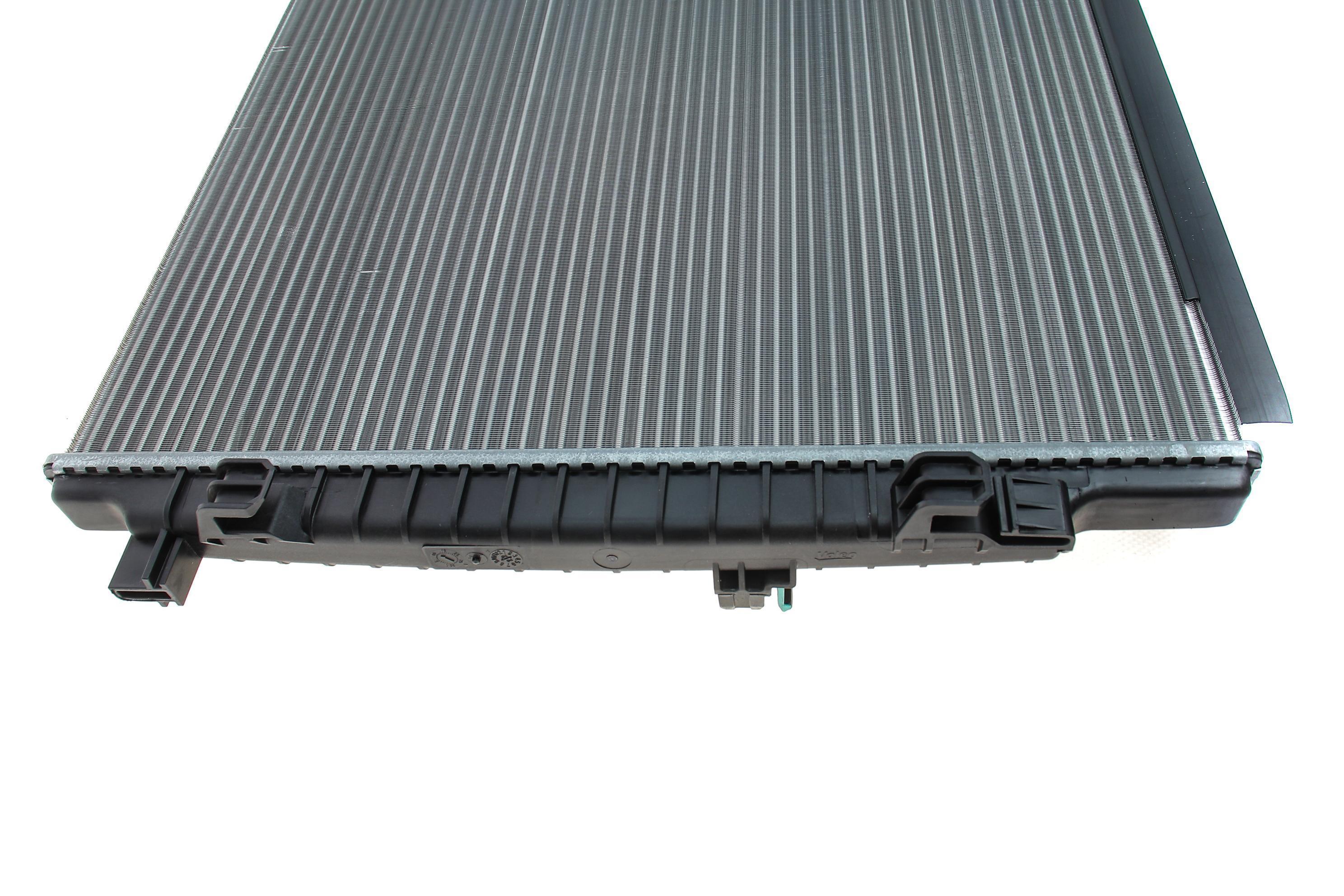 Радіатор охолодження Audi A3/VW Golf VII 1.4TSI/1.6/2.0TDI 12-