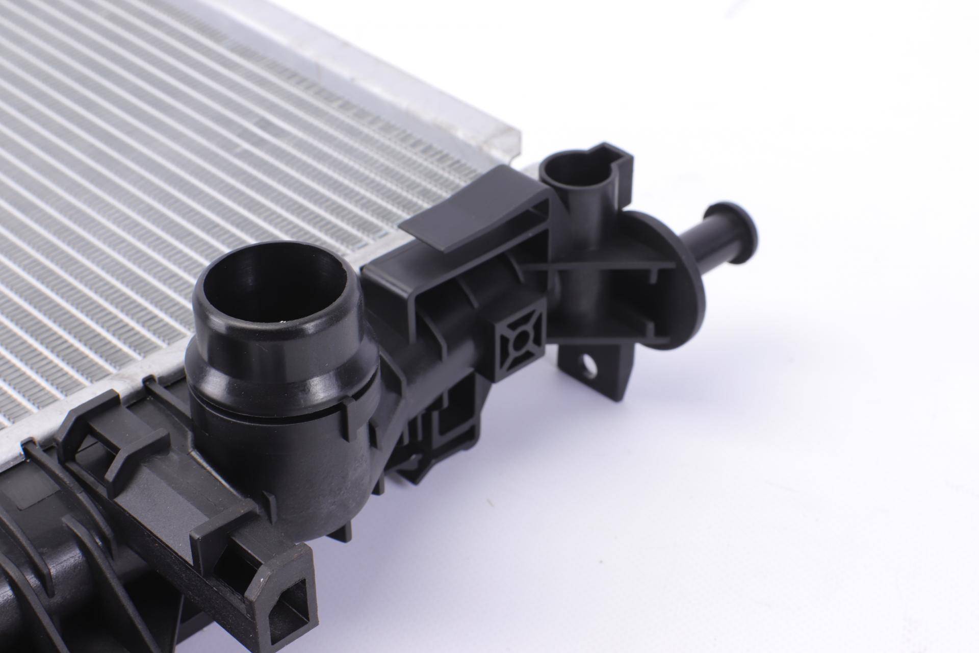 Радіатор охолодження Ford Focus III/Kuga/Mondeo 1.6-2.3 06-