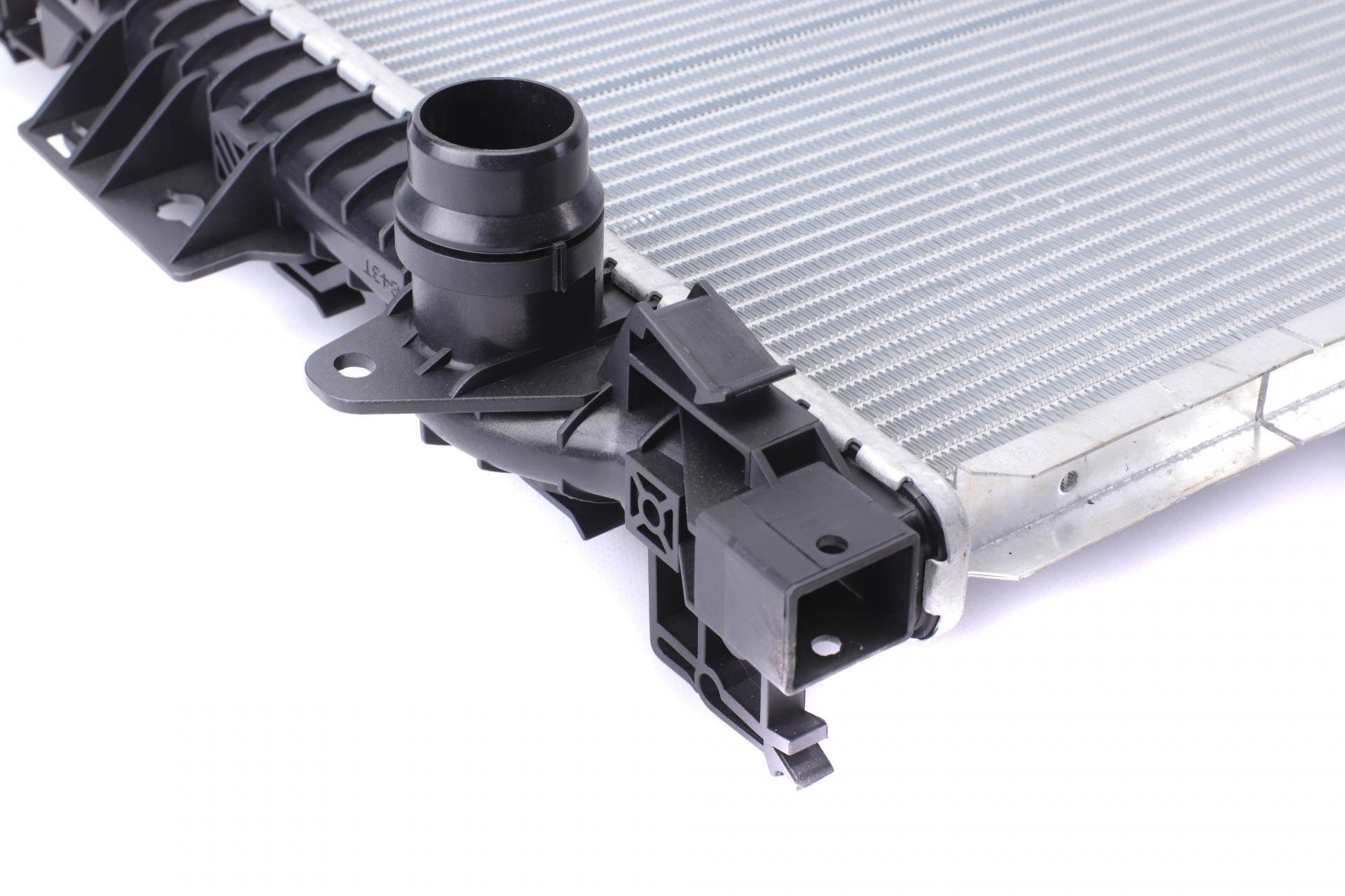 Радіатор охолодження Ford Focus III/Kuga/Mondeo 1.6-2.3 06-