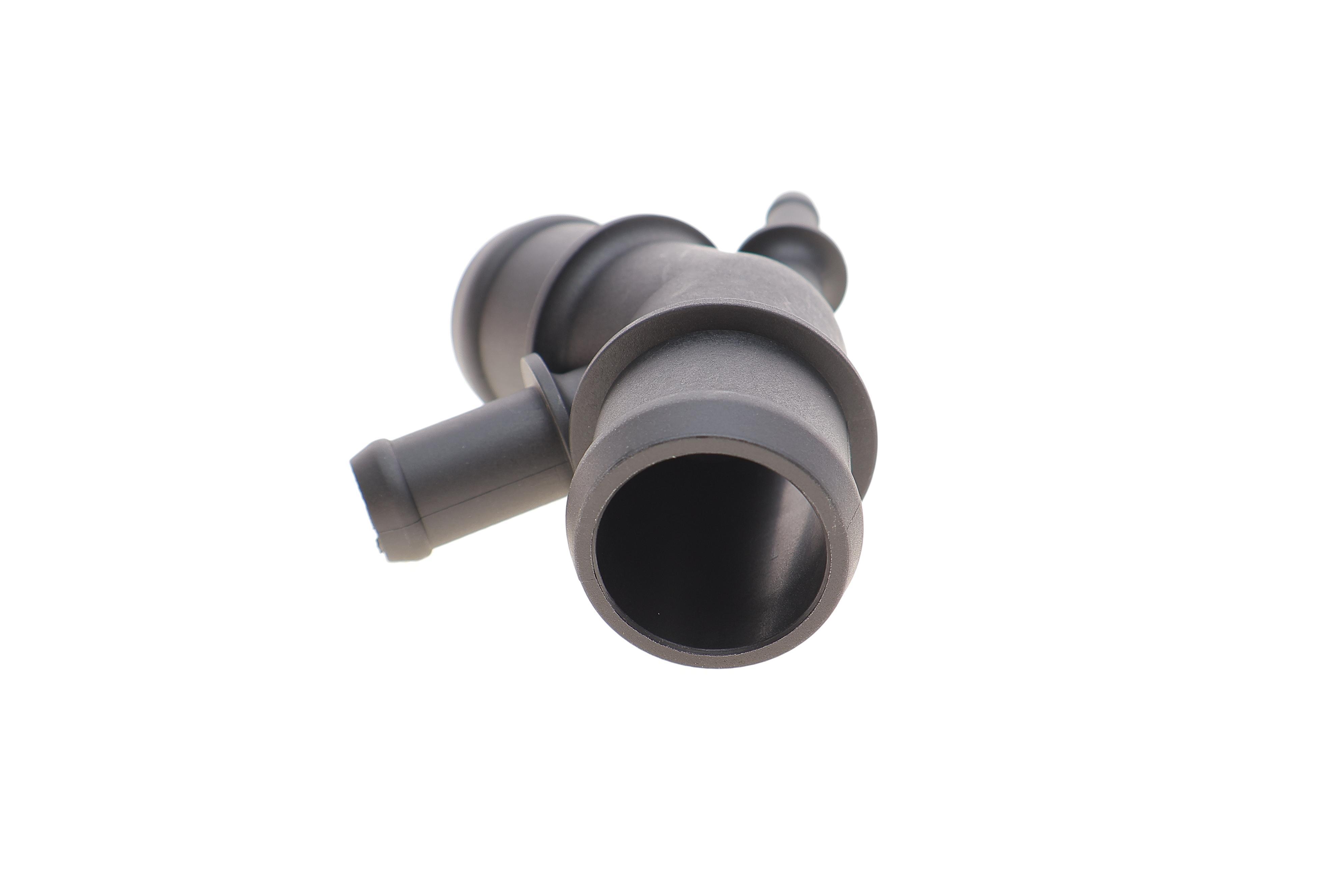 Фланець системи охолодження VW Bora/Golf IV/Sharan 1.4-2.8/1.9TDI 96-06