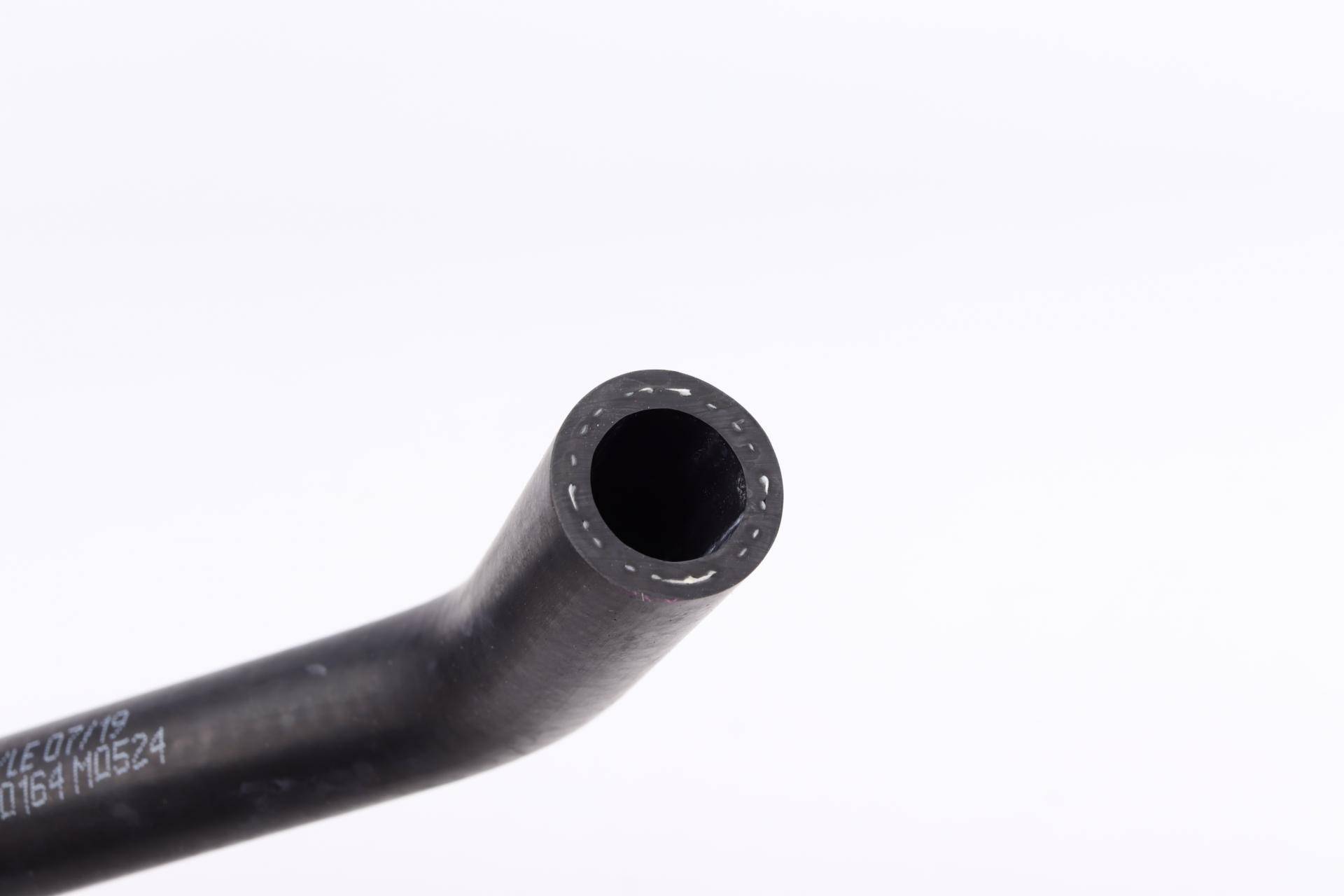 Патрубок радіатора Audi A4/A6 1.6-1.8 T 94-05