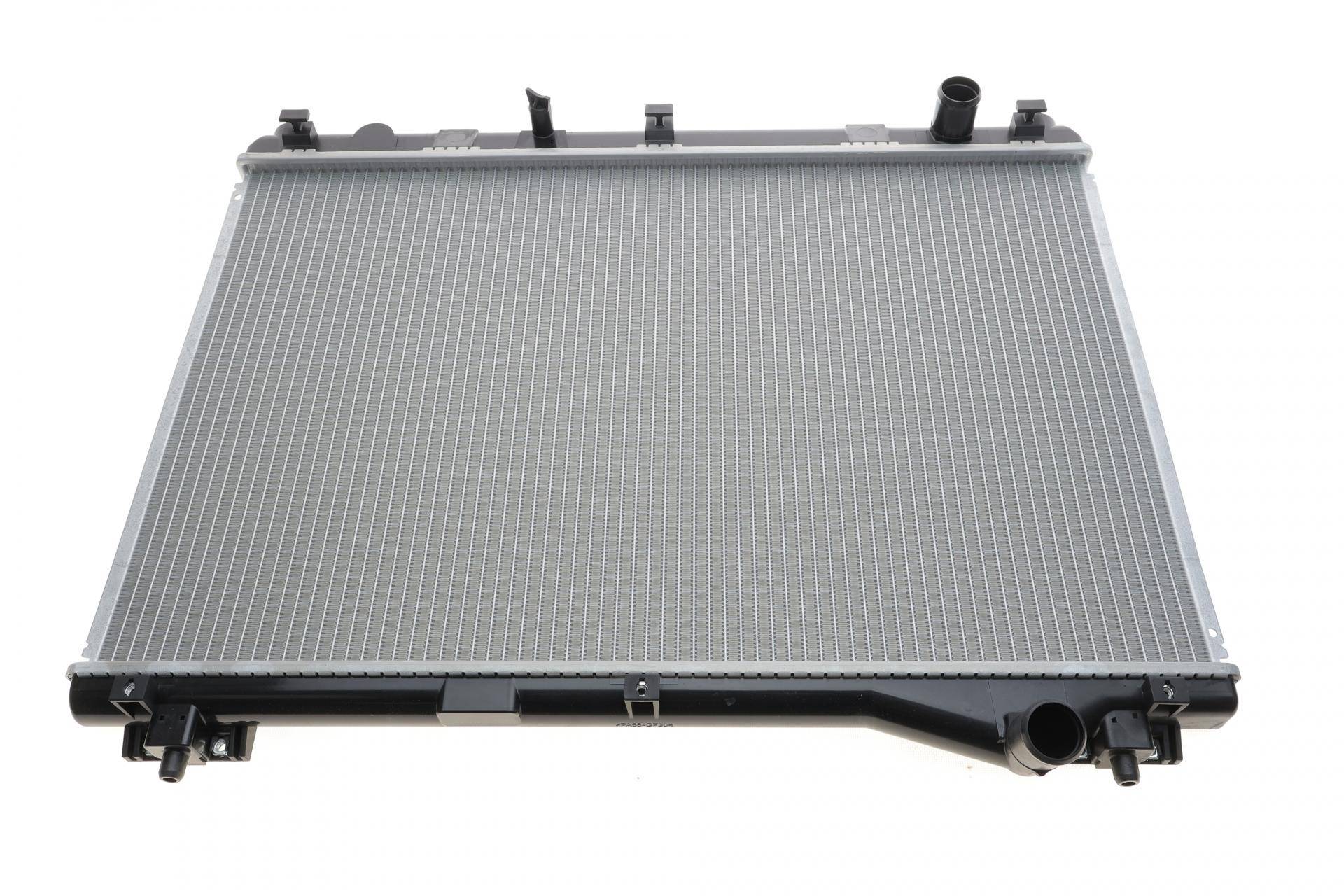 Радіатор охолодження Suzuki Grand Vitara 2.0 05-