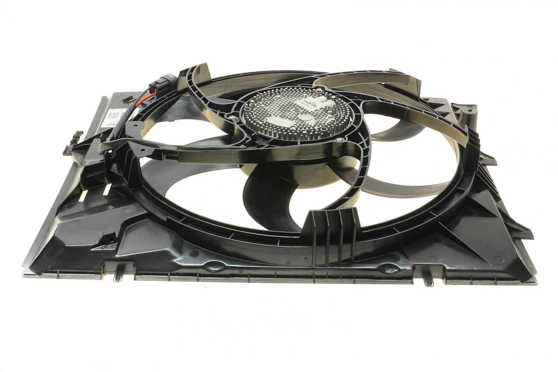 Вентилятор радіатора BMW 1 (E81/E87)/3 (E90-E93) 1.6-3.0i 06-12 (з дифузором) (N45/N46/N53/N52)