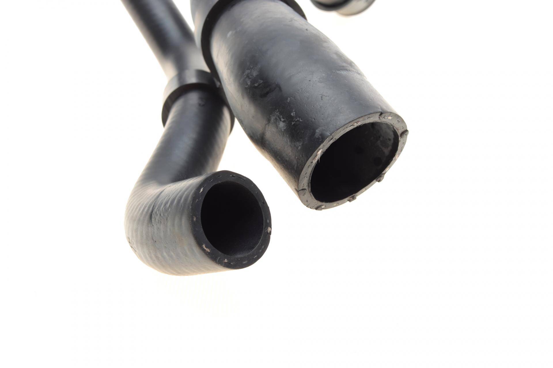 Патрубок радіатора (нижній) MB Sprinter 2.2/3.0CDI 06- (R)