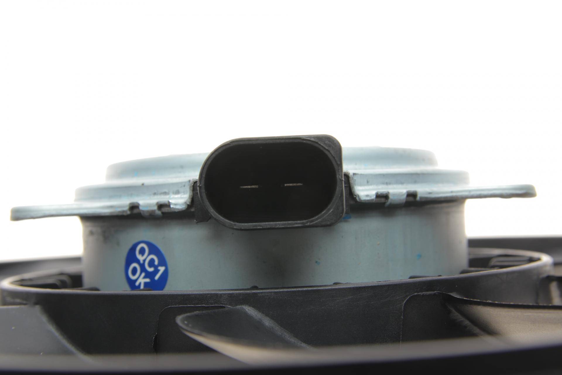 Вентилятор радіатора (електричний) Audi A4 1.8TFSI-3.0TDI 09-/A6 2.8FSI 11-