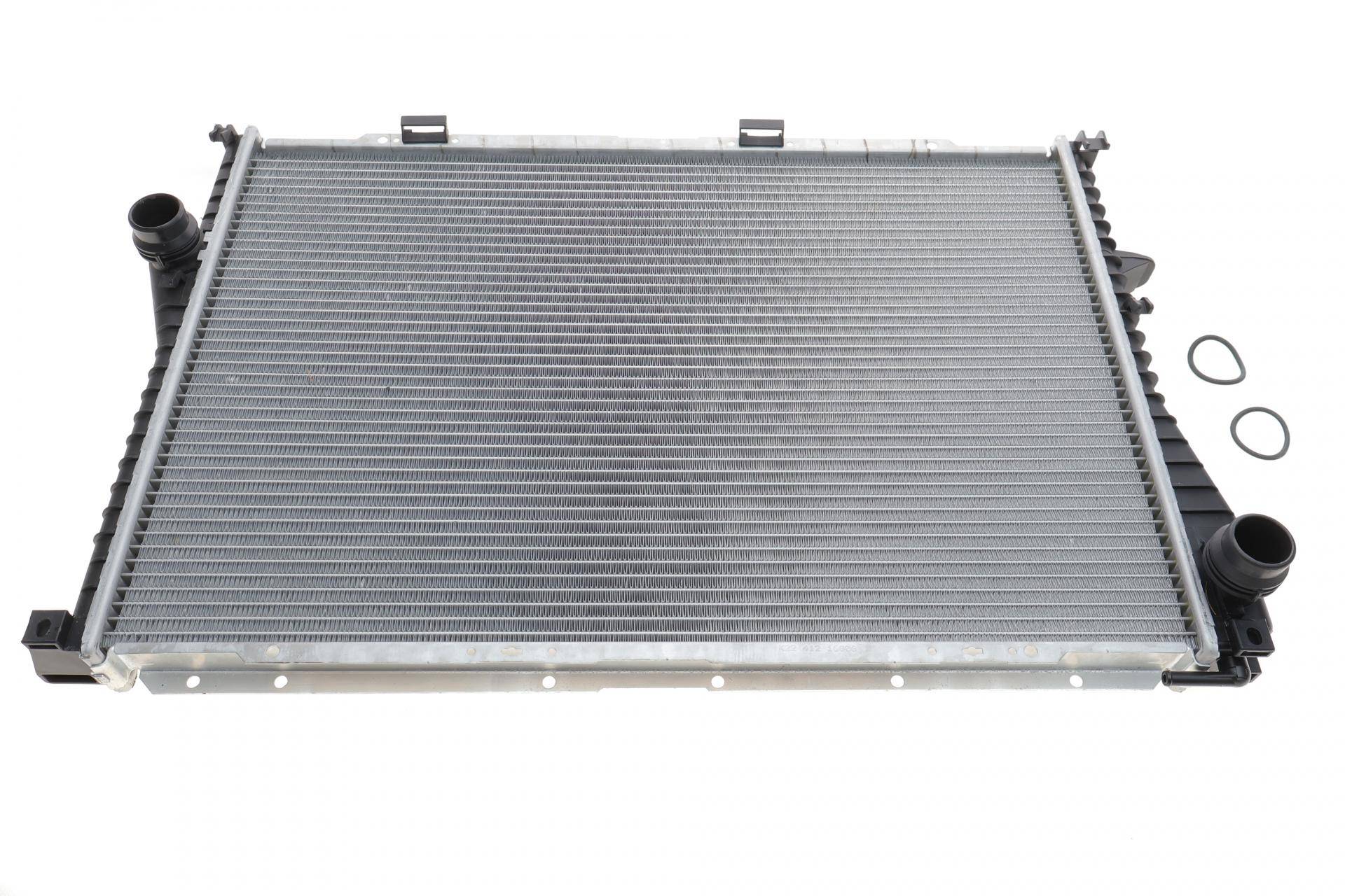 Радіатор охолодження BMW 5 (E39) 2.0i/7 (E38) 3.5i