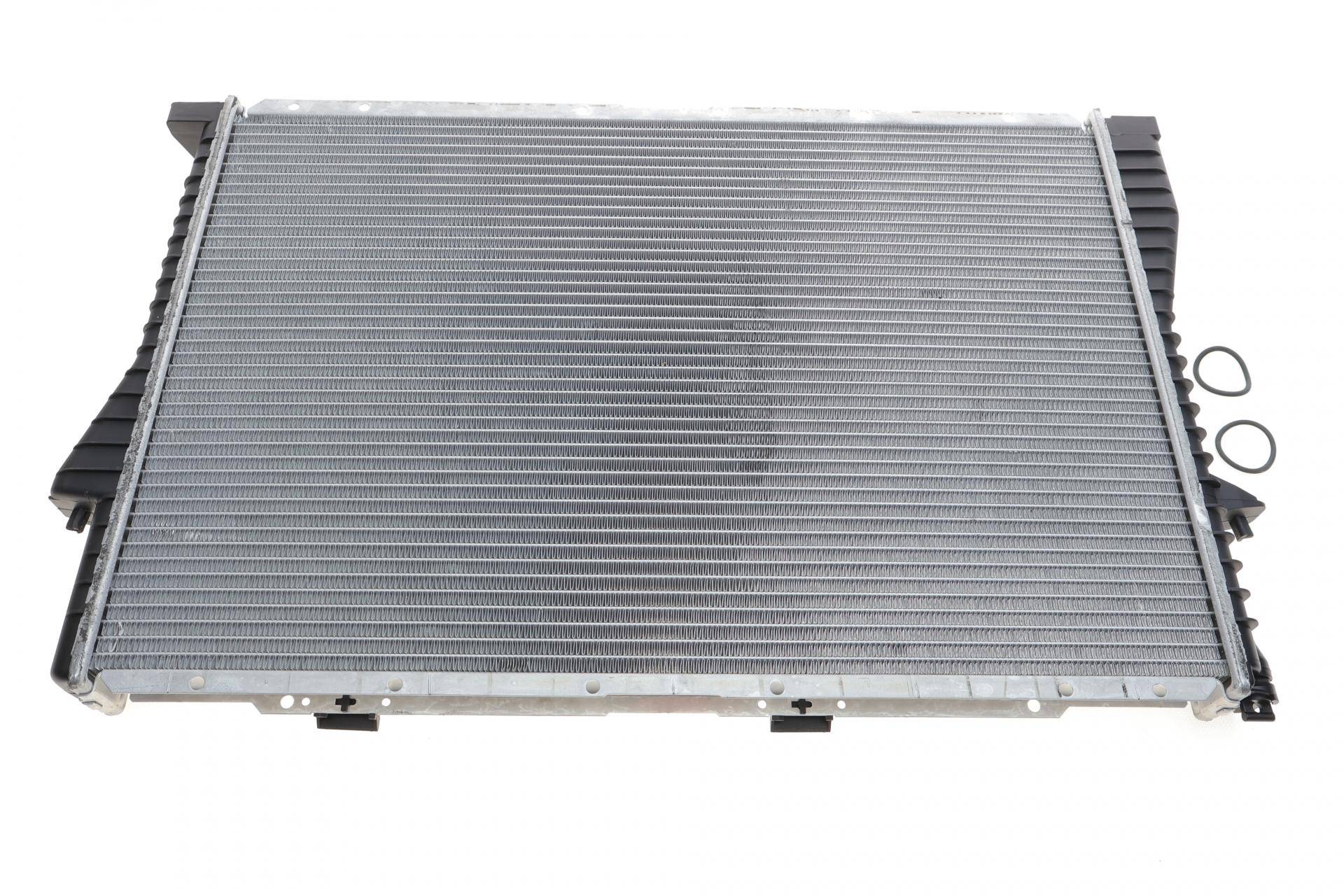 Радіатор охолодження BMW 5 (E39) 2.0i/7 (E38) 3.5i