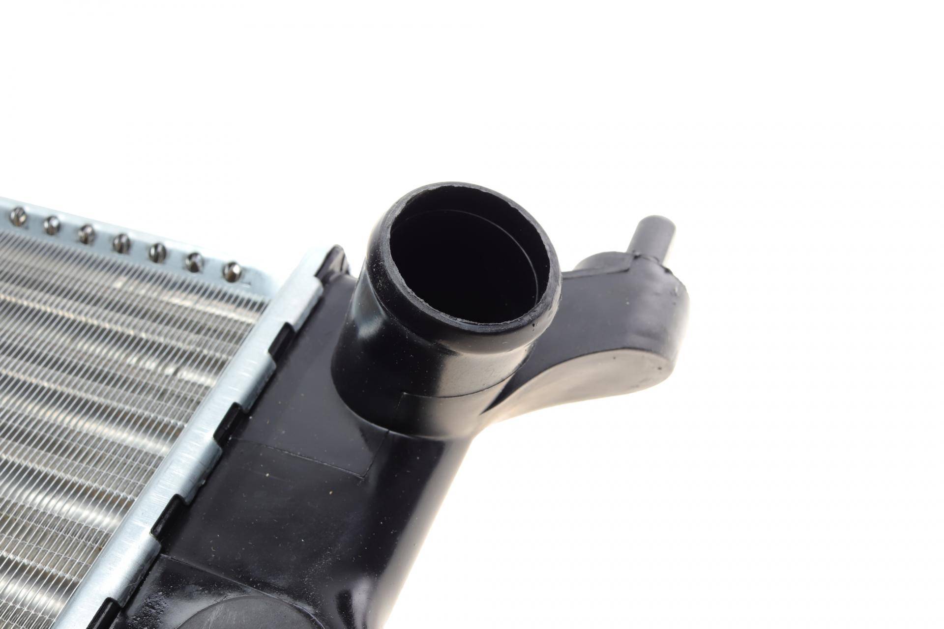 Радіатор охолодження Opel Astra F 1.4-2.0 91-99