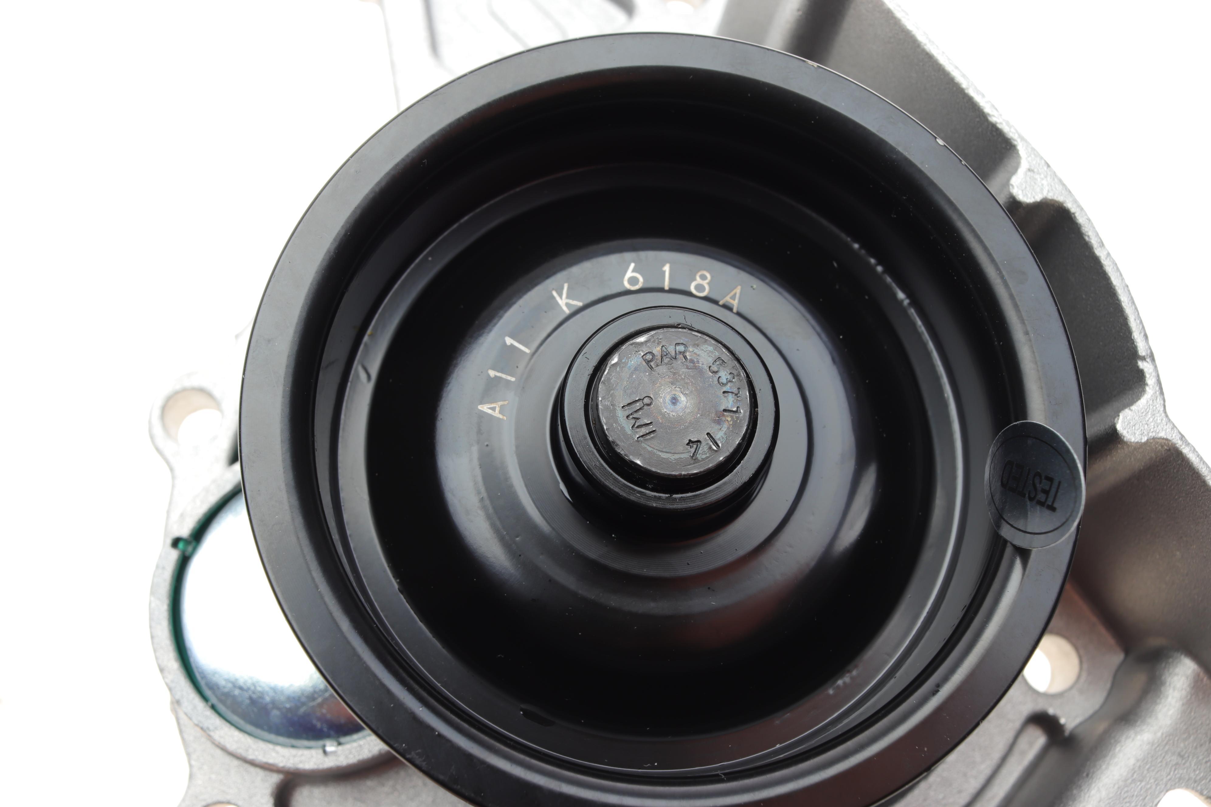 Помпа води Audi A4-A8/VW Passat 2.4/2.6/2.8 95-05/Audi 80 2.6/2.8 91-96 (R/B) (5 лоп) (h шківа=32мм)