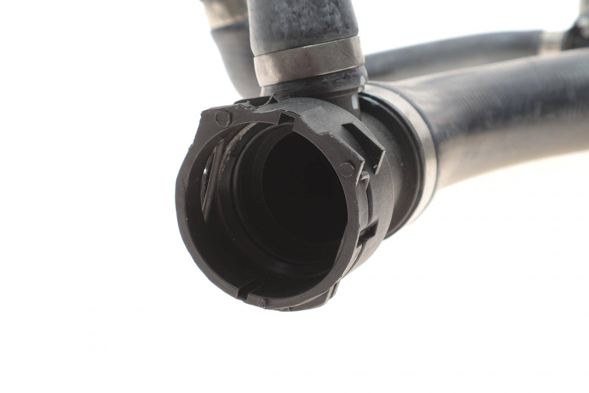 Патрубок радіатора BMW 7 (E65/E66/E67) 01-05 (к-кт в зборі) N62