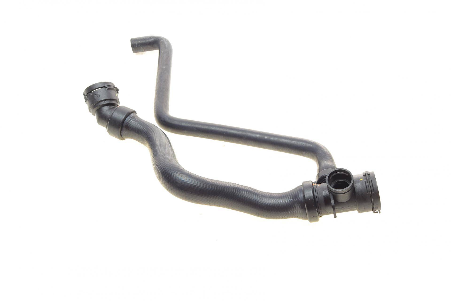 Патрубок радіатора (нижній) Audi A4/A6/VW Passat 1.6-2.0 TDI 94-08