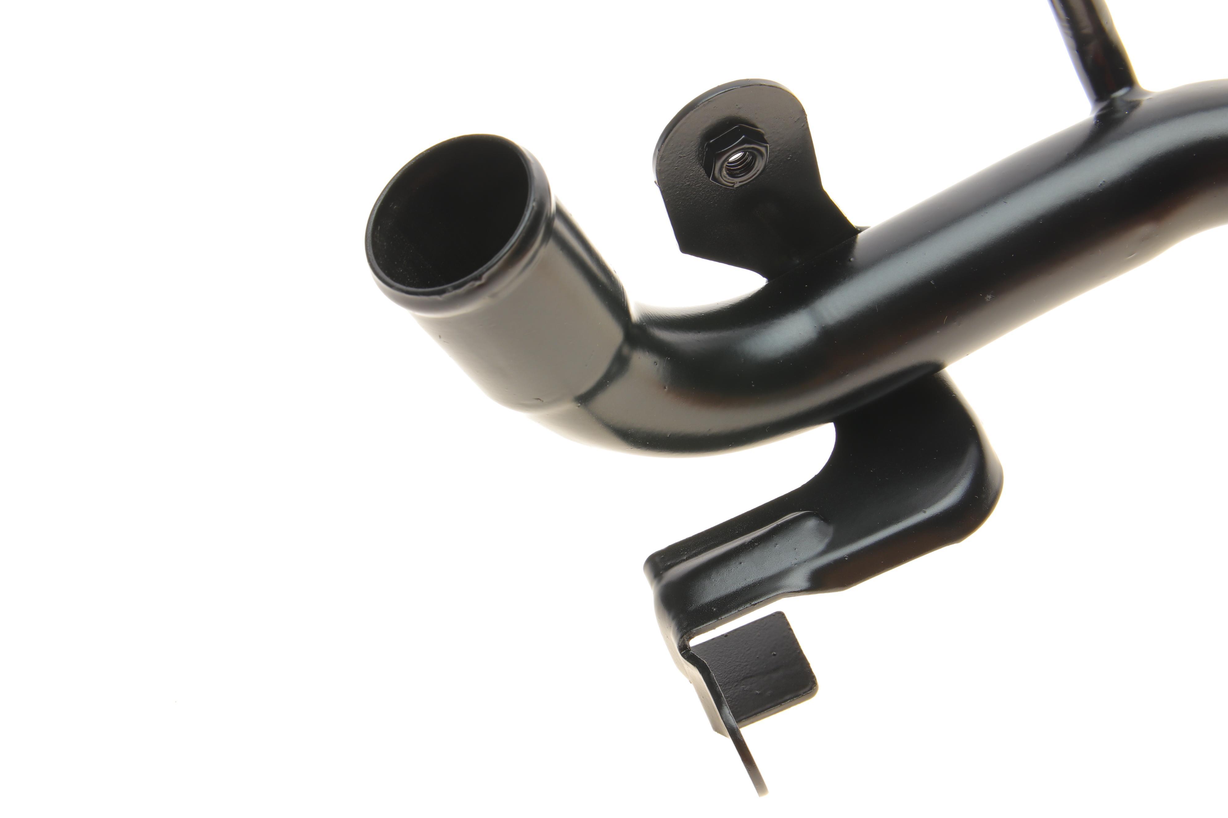 Патрубок системи охолодження Audi A4/A6/VW Passat 1.9/2.0 TDI 97-08