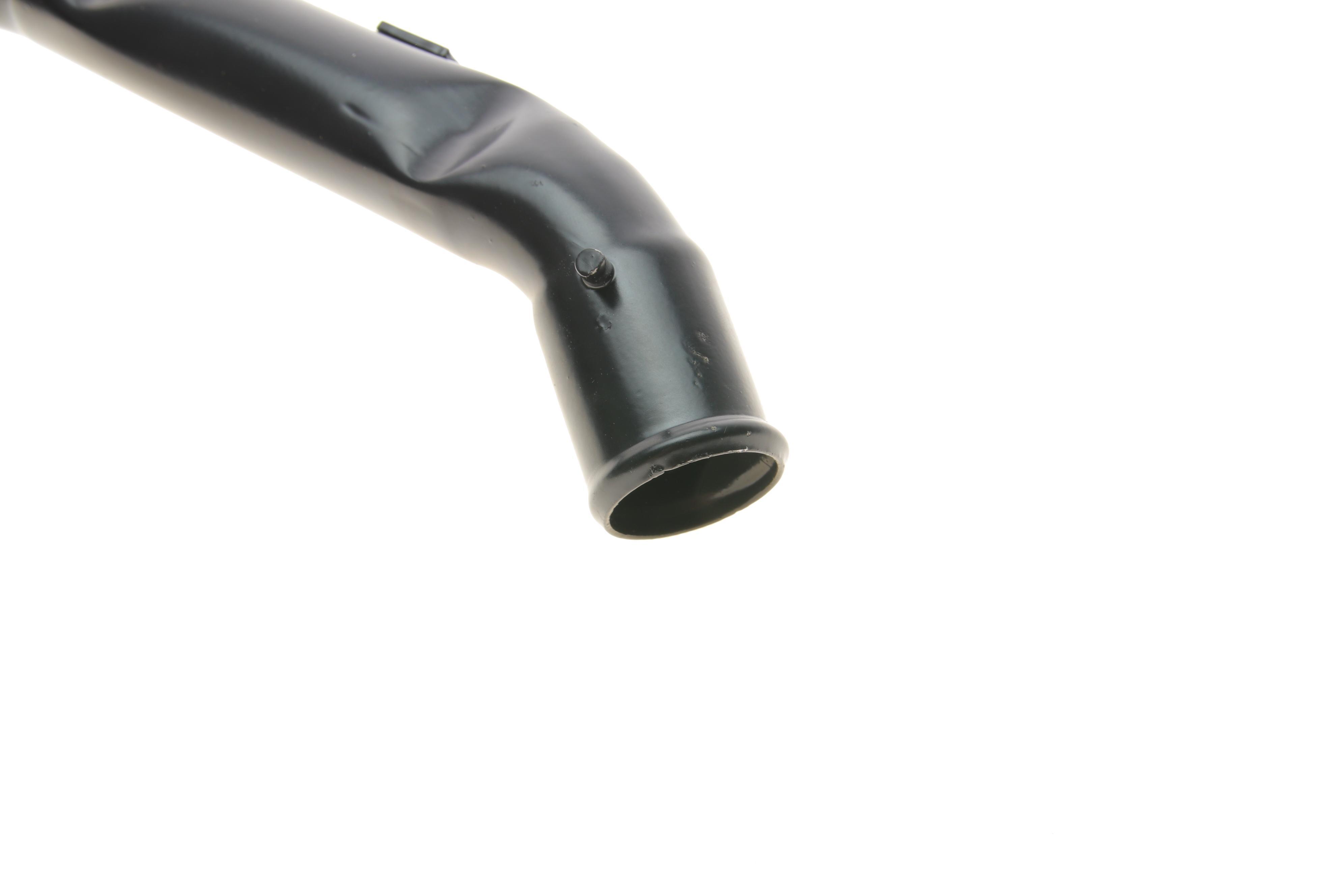 Патрубок системи охолодження Audi A4/A6/VW Passat 1.9/2.0 TDI 97-08