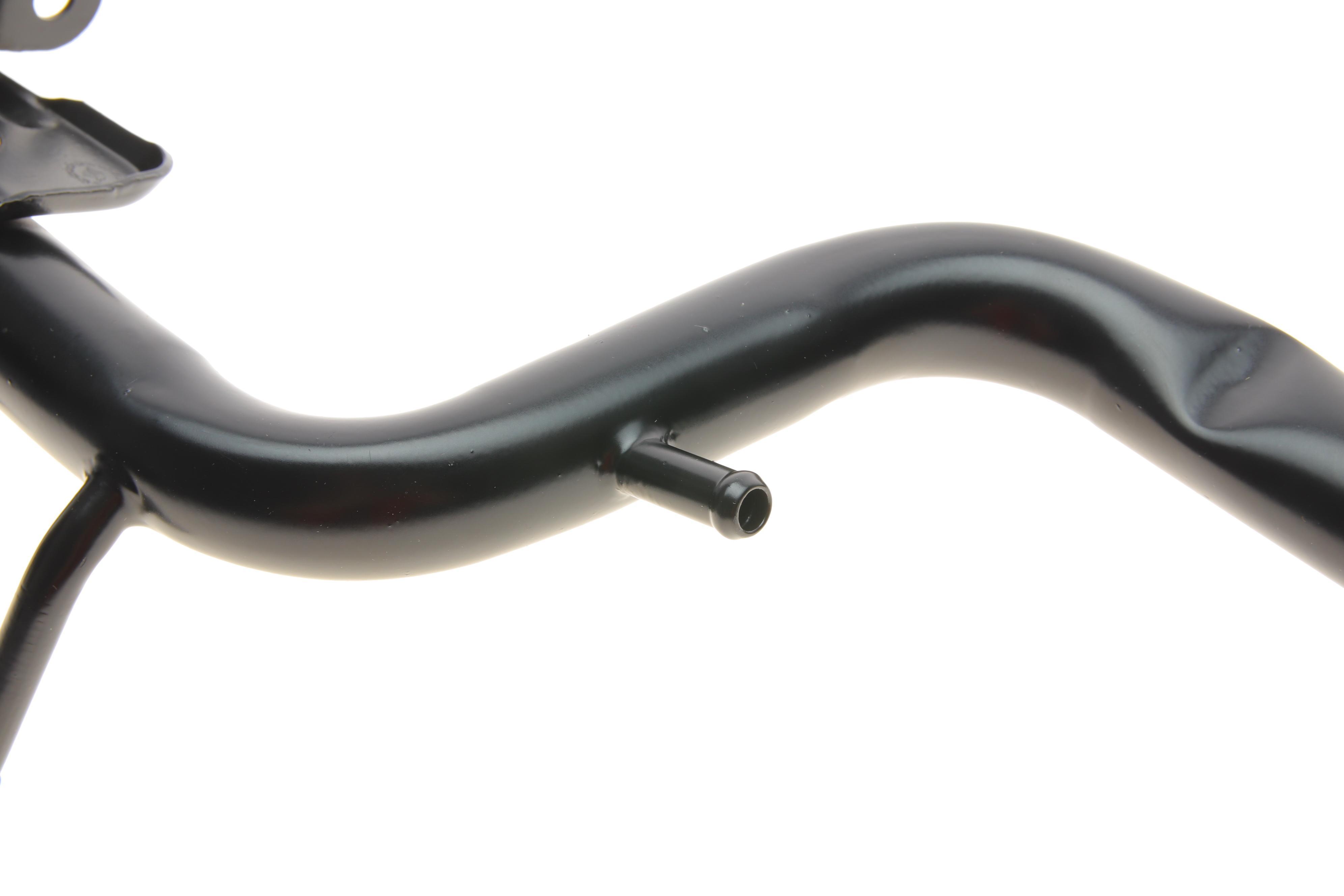 Патрубок системи охолодження Audi A4/A6/VW Passat 1.9/2.0 TDI 97-08