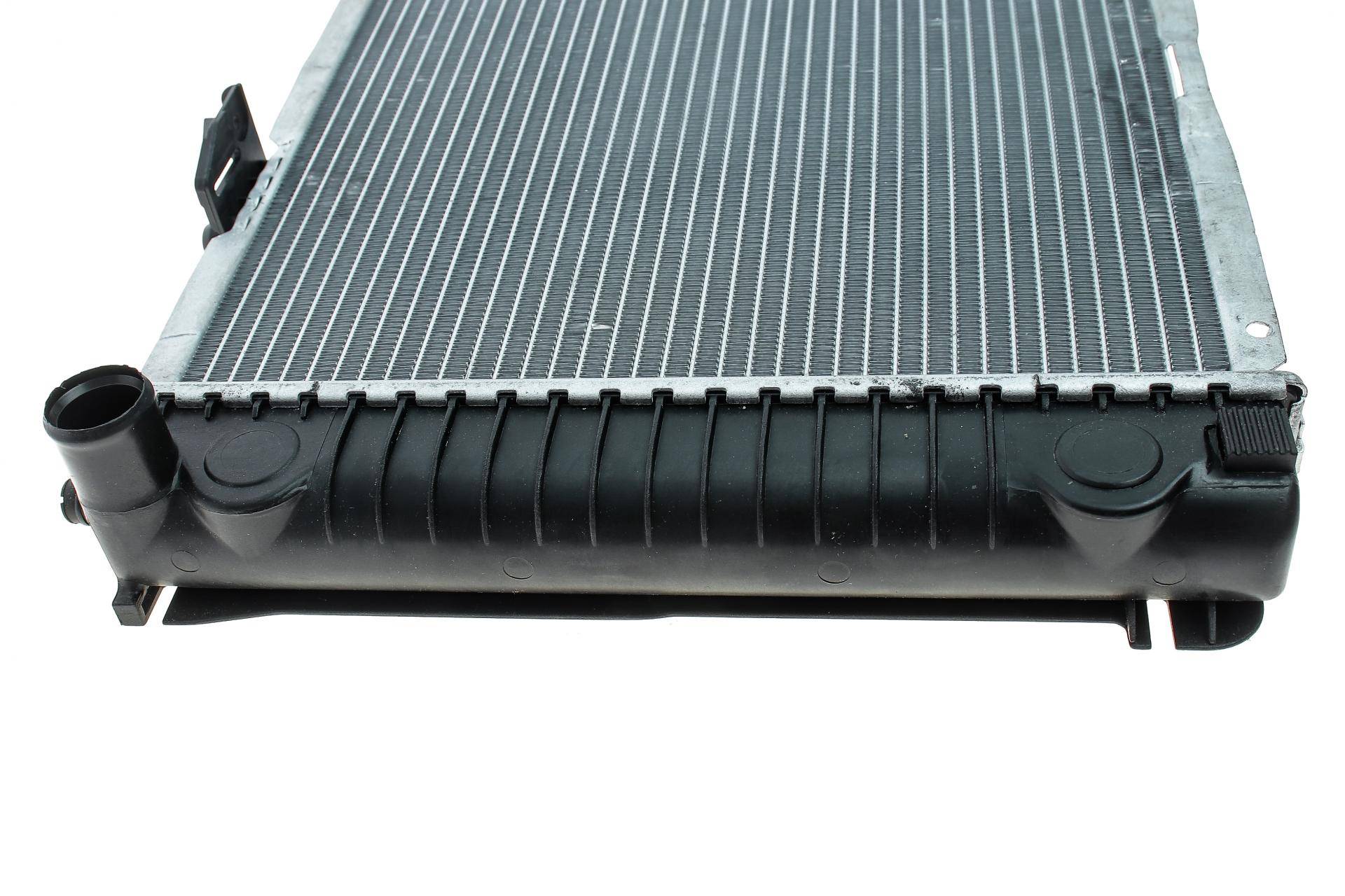 Радіатор охолодження MB E-class (W124/S124) 93-96