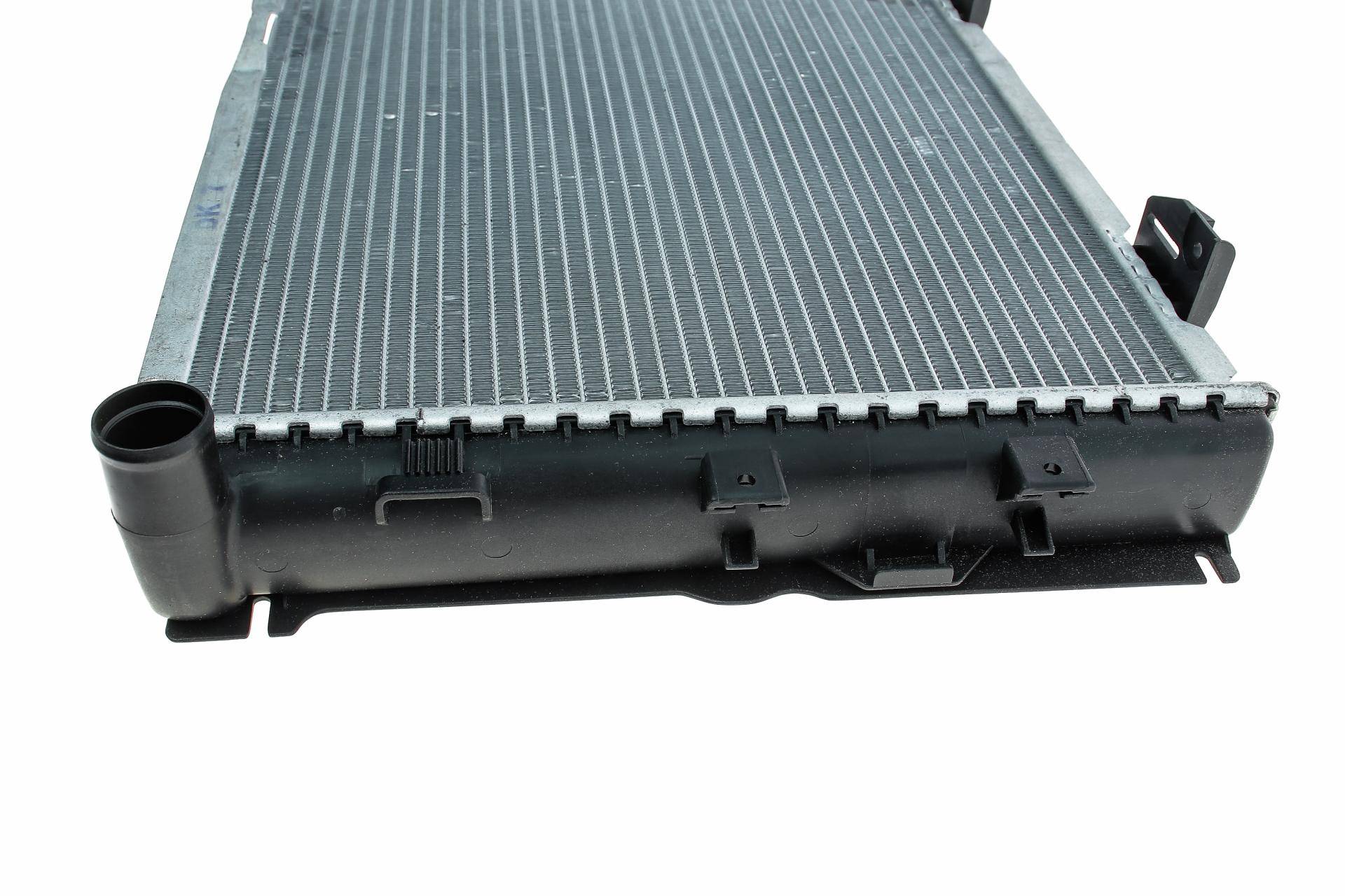 Радіатор охолодження MB E-class (W124/S124) 93-96