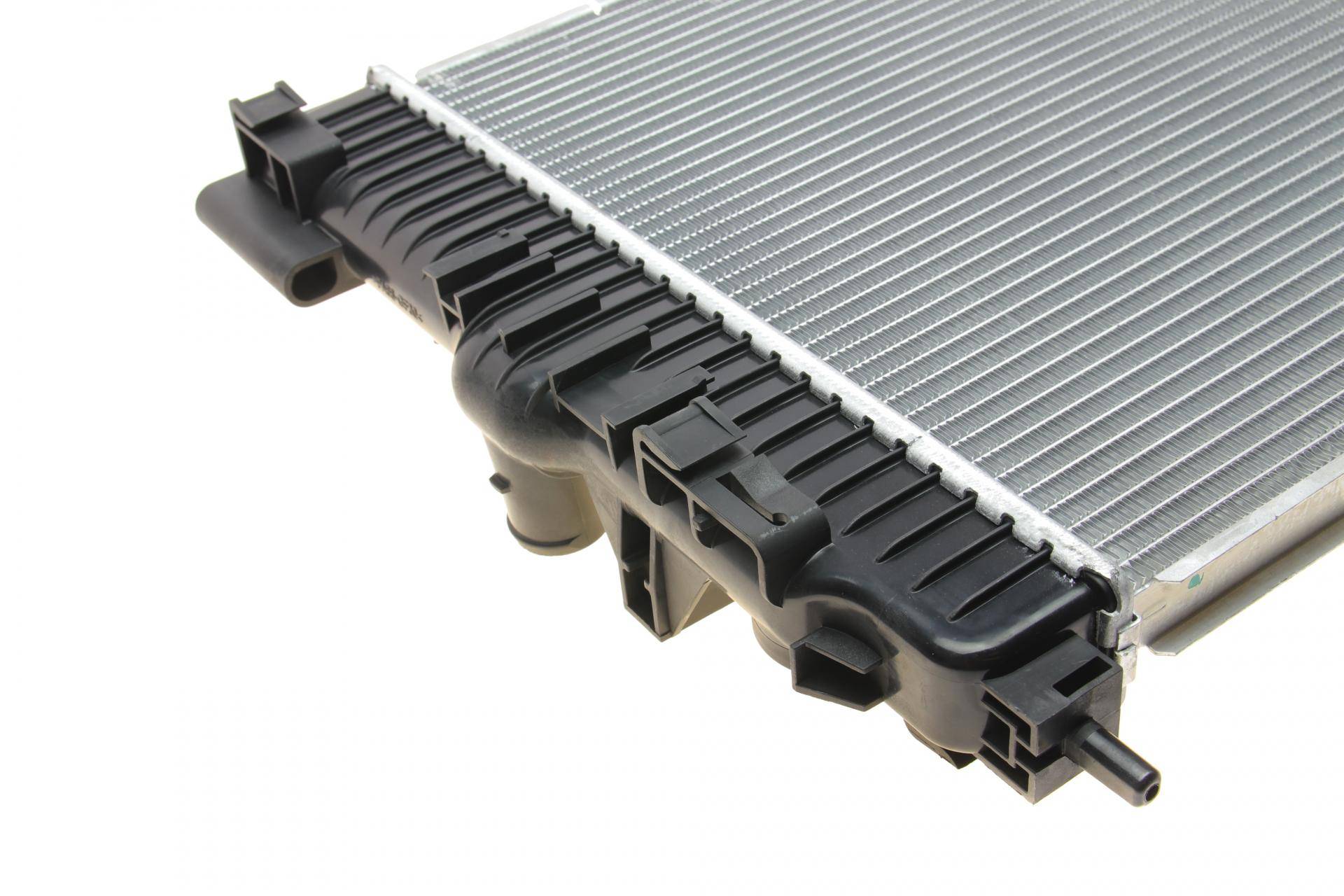 Радіатор охолодження Chevrolet Cruze 1.6/2.0CDI 09-