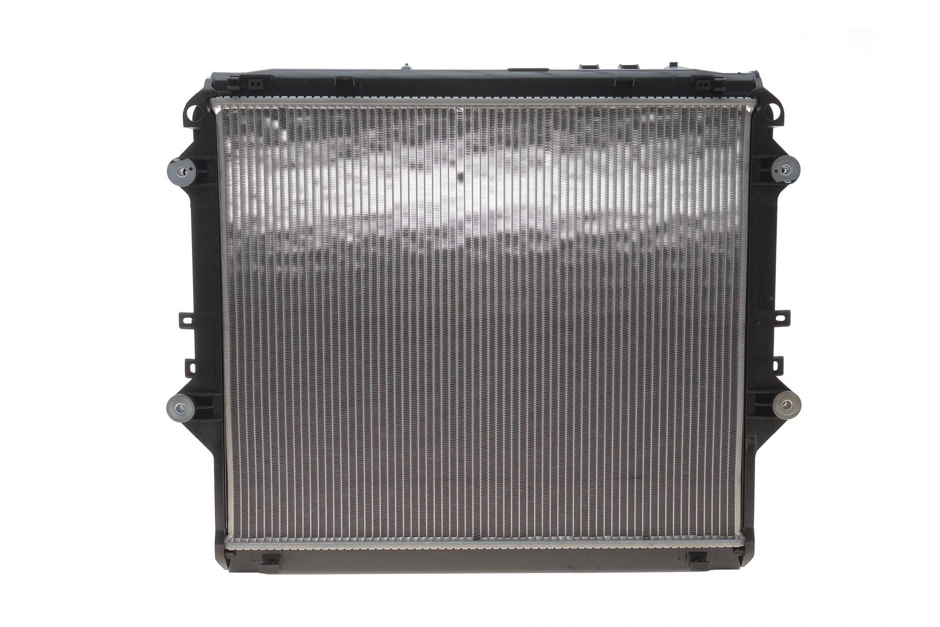 Радіатор охолодження Toyota Hikux 2.4D/2.8 D4-D 15- (АКПП)