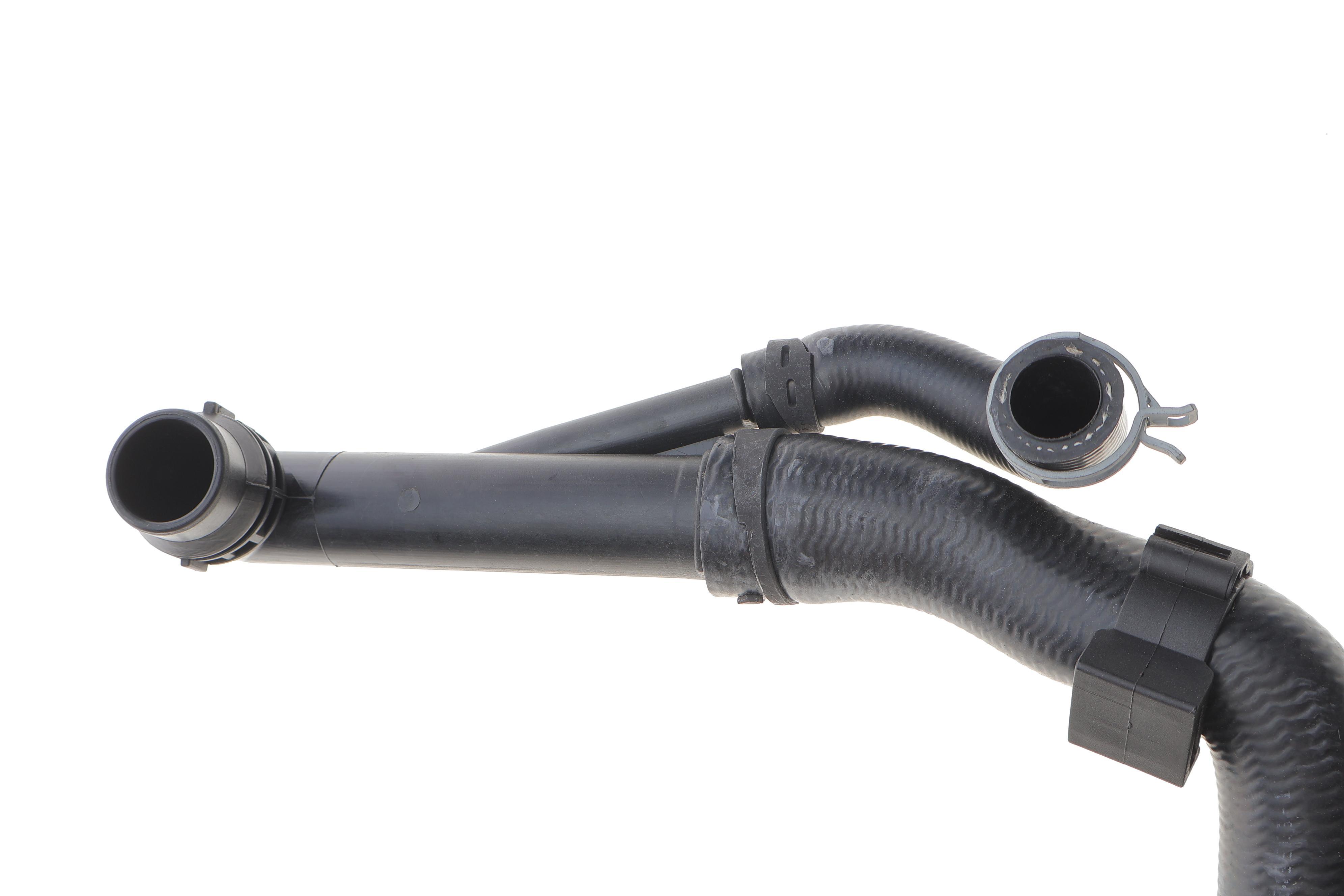 Патрубок системи охолодження Skoda Octavia/ VW Golf 1.6/2.0TDI 12-