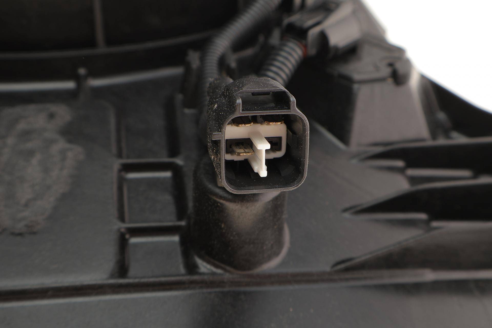 Вентилятор охолодження двигуна Kia Rio 1.4/1.6 CVVT 05-11