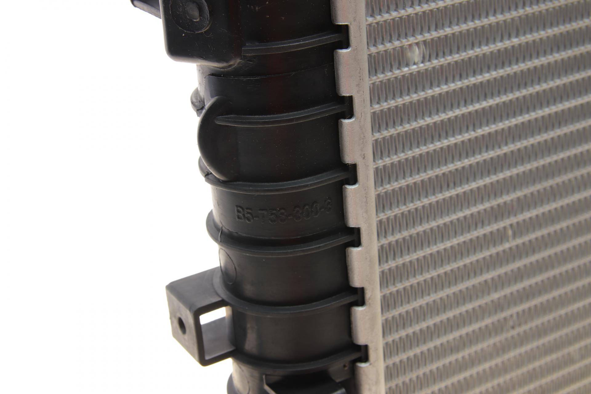 Радіатор охолодження Opel Astra/Zafira 1.2-1.8 04-15