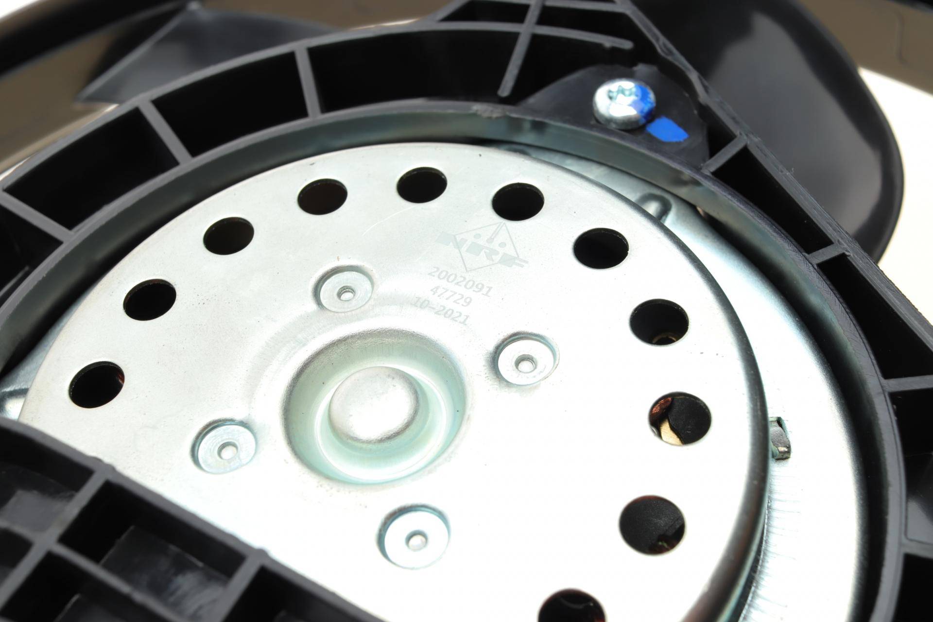 Вентилятор радіатора Smart Fortwo 07- (з дифузором)