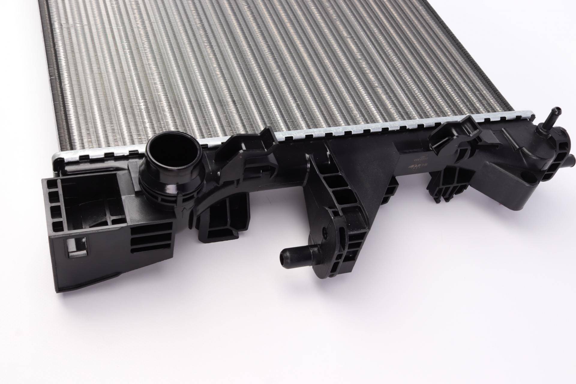 Радіатор охолодження Citroen Jumper/Peugeot Boxer 2.0/2.2D 15-