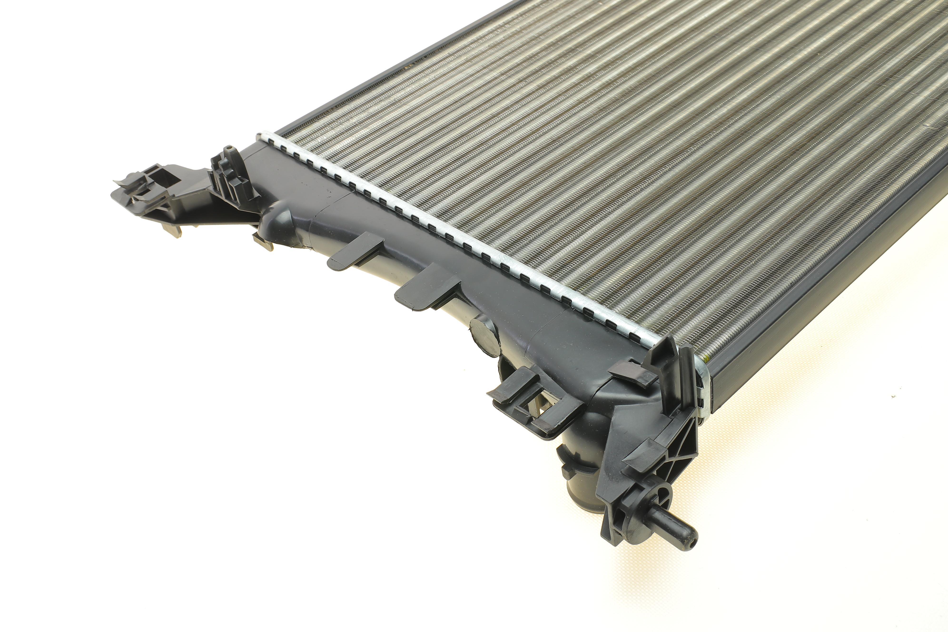 Радіатор охолодження Fiat Fiorino/Punto 1.2/1.4 08-