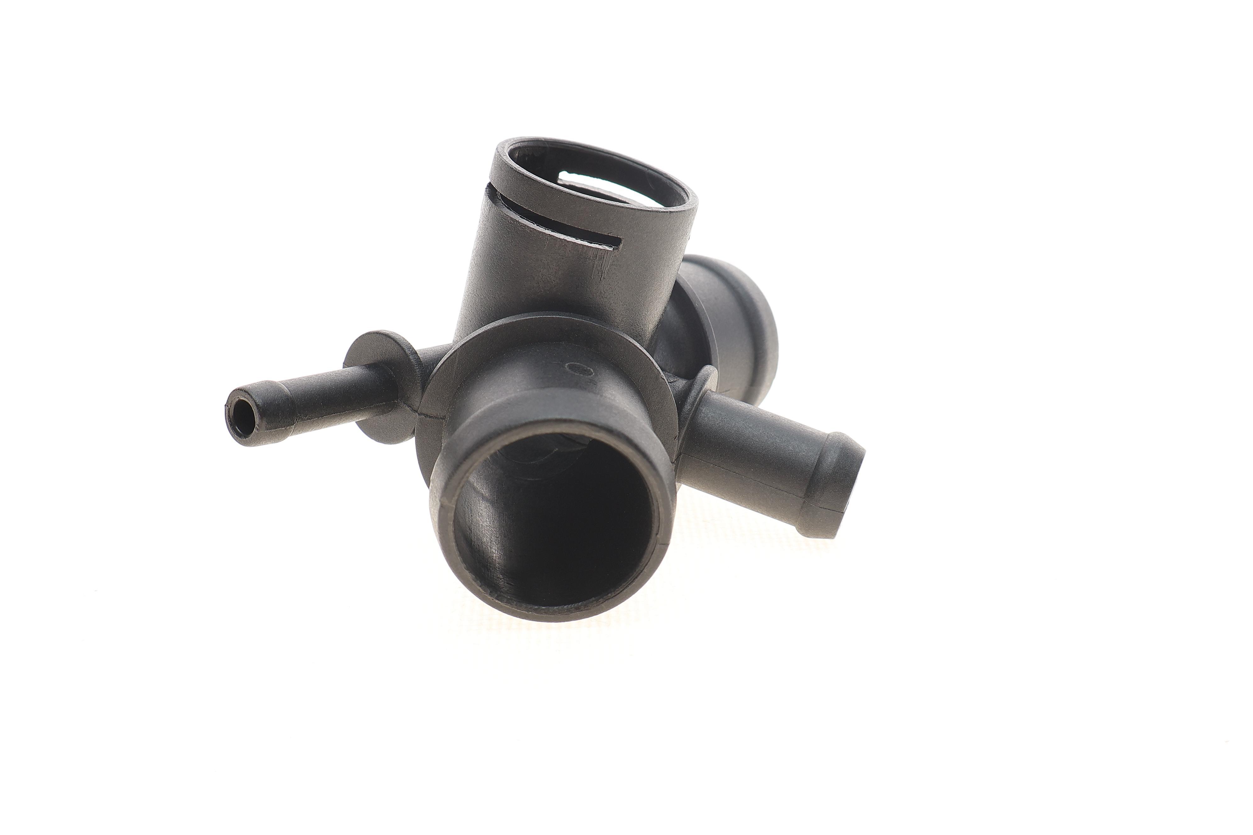 Фланець системи охолодження VW Bora/ Golf IV 98 05