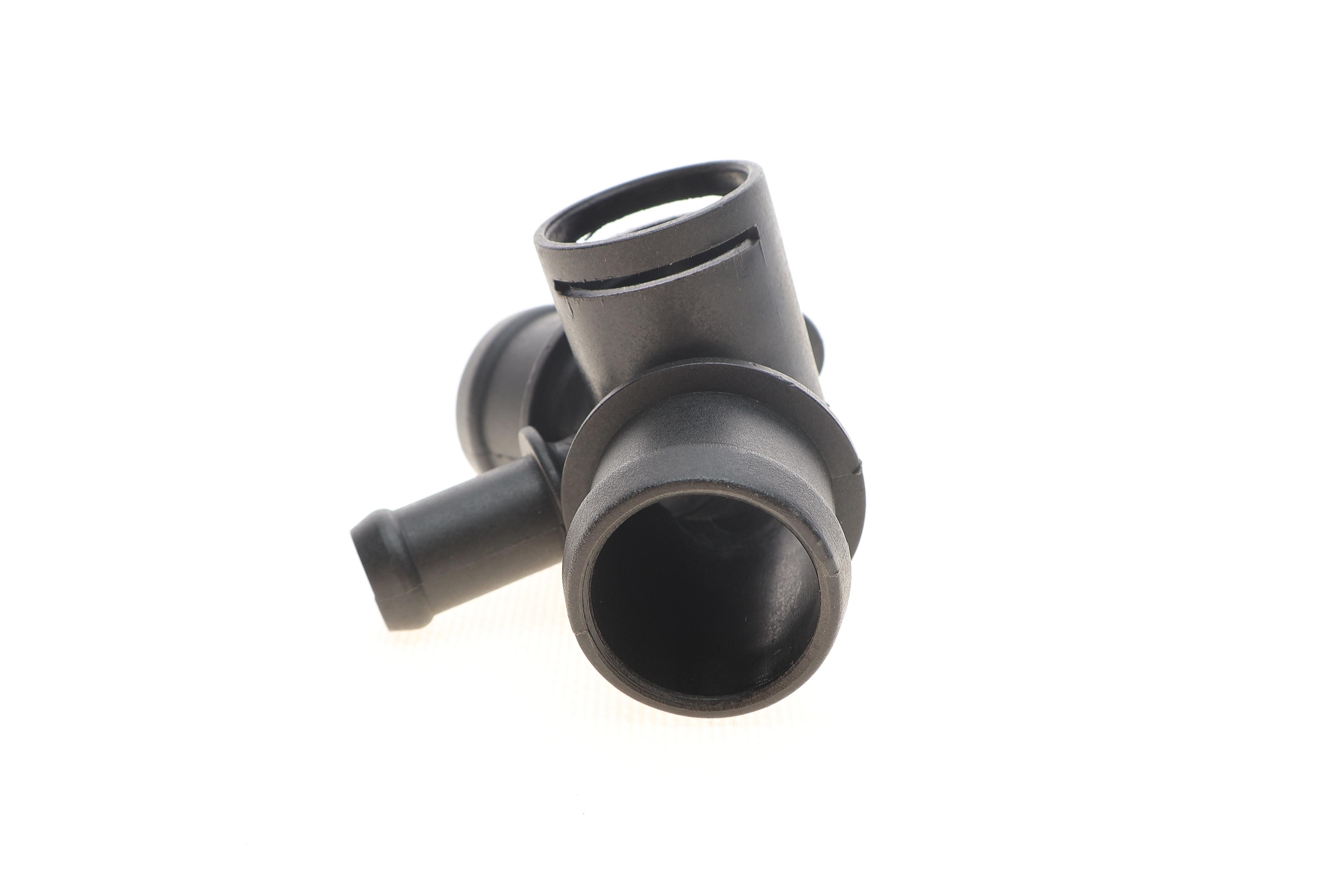 Фланець системи охолодження VW Bora/ Golf IV 98 05