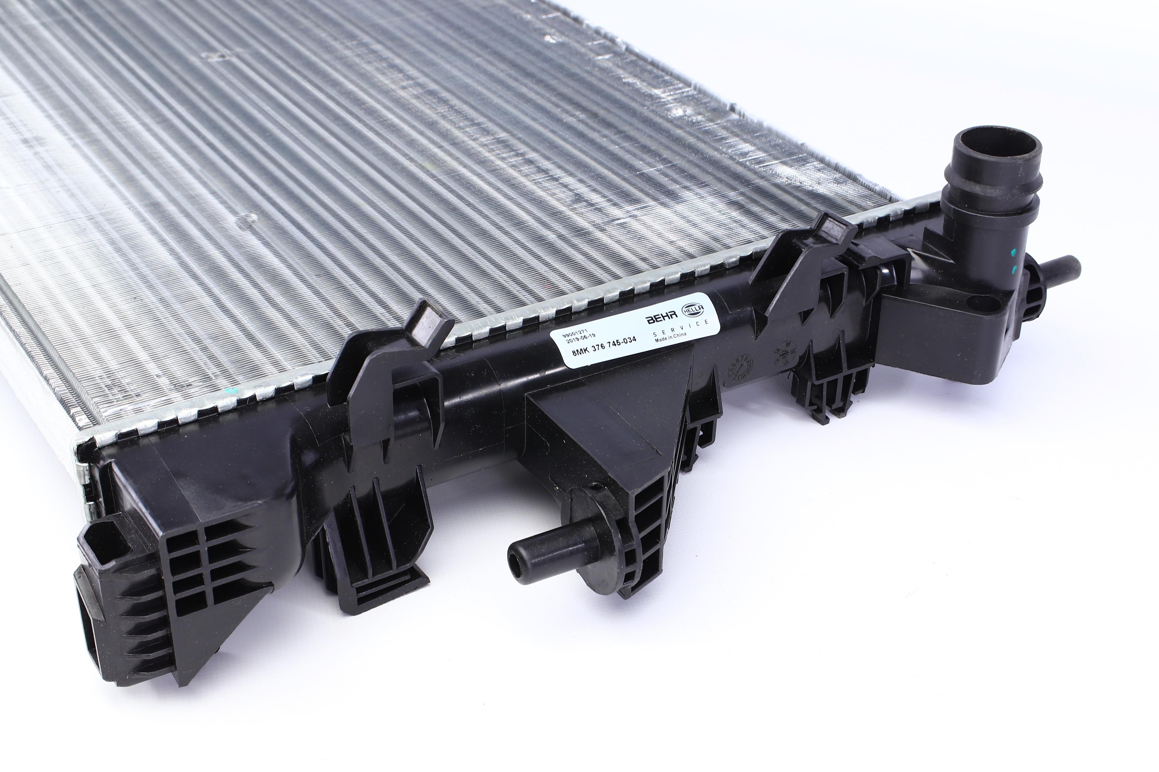 Радіатор охолодження Citroen Jumper/Fiat Ducato/Peugeot Boxer 2.2 HDI 06- (-AC) з гвинтом спуску вод