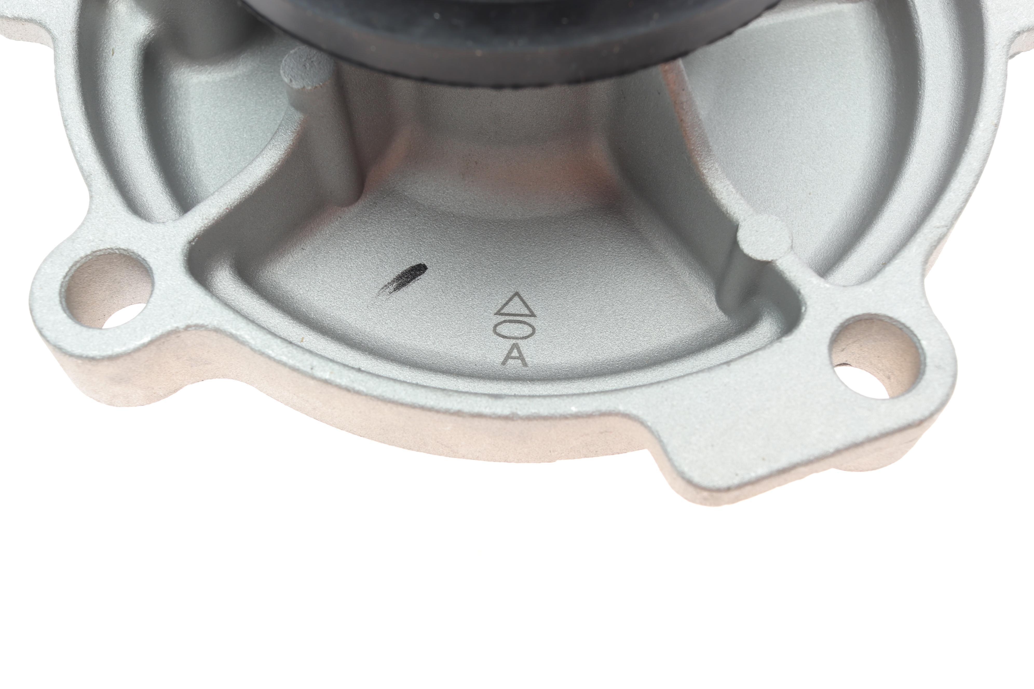 Помпа води Chrysler Voyager IV/ Grand Voyager 2.5-2.8 CRD 00-08